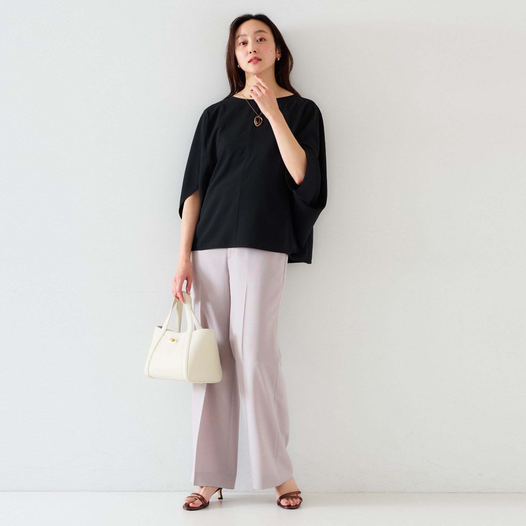 UNTITLED「【セットアップ可/接触冷感/イージーケア/体型カバー】リラクミスト モモンガブラウス」|シャツ・ブラウス|