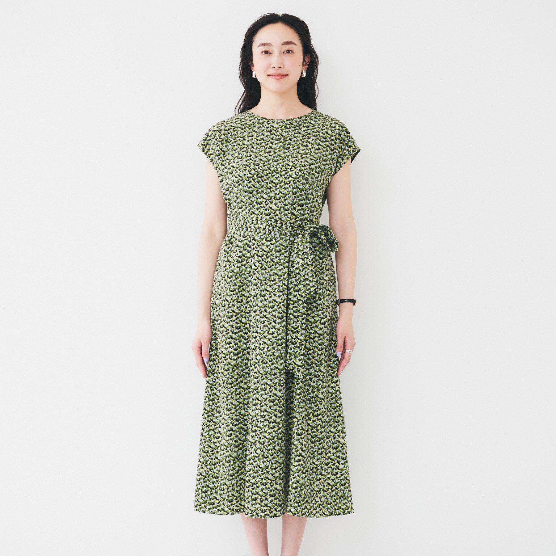 UNTITLED「【きれいめ/洗える/夏ワンピ】モザイク柄ワンピース」|ワンピース|