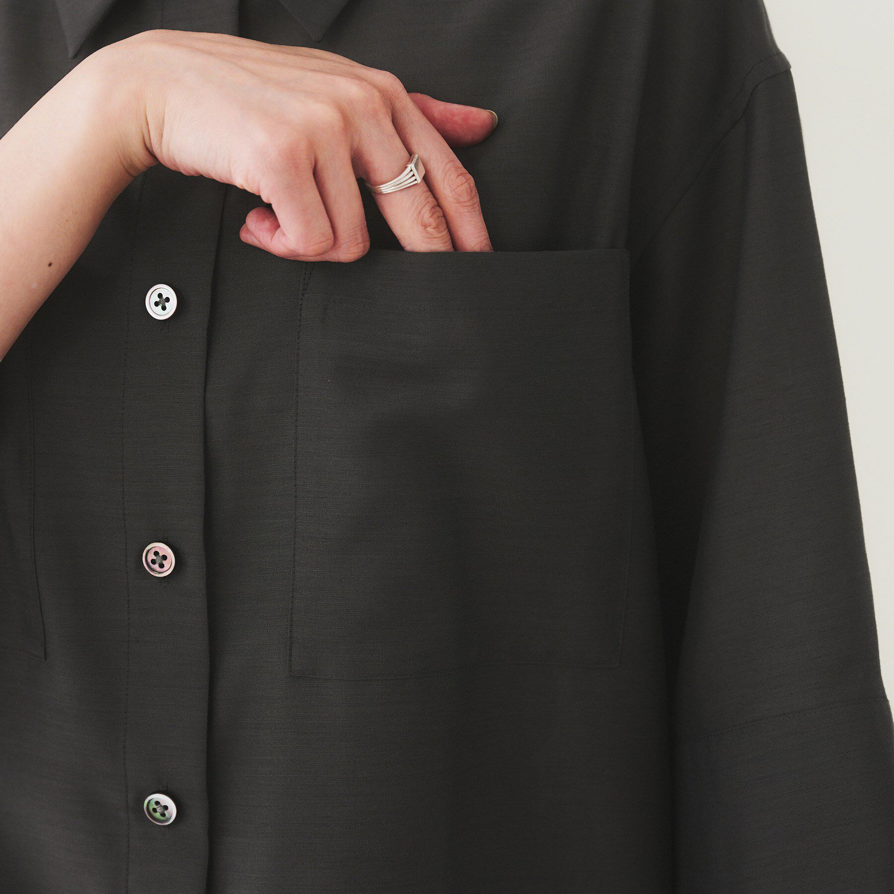 UNTITLED「【前開き/洗える】ショート丈シアーシャツ」|シャツ・ブラウス|