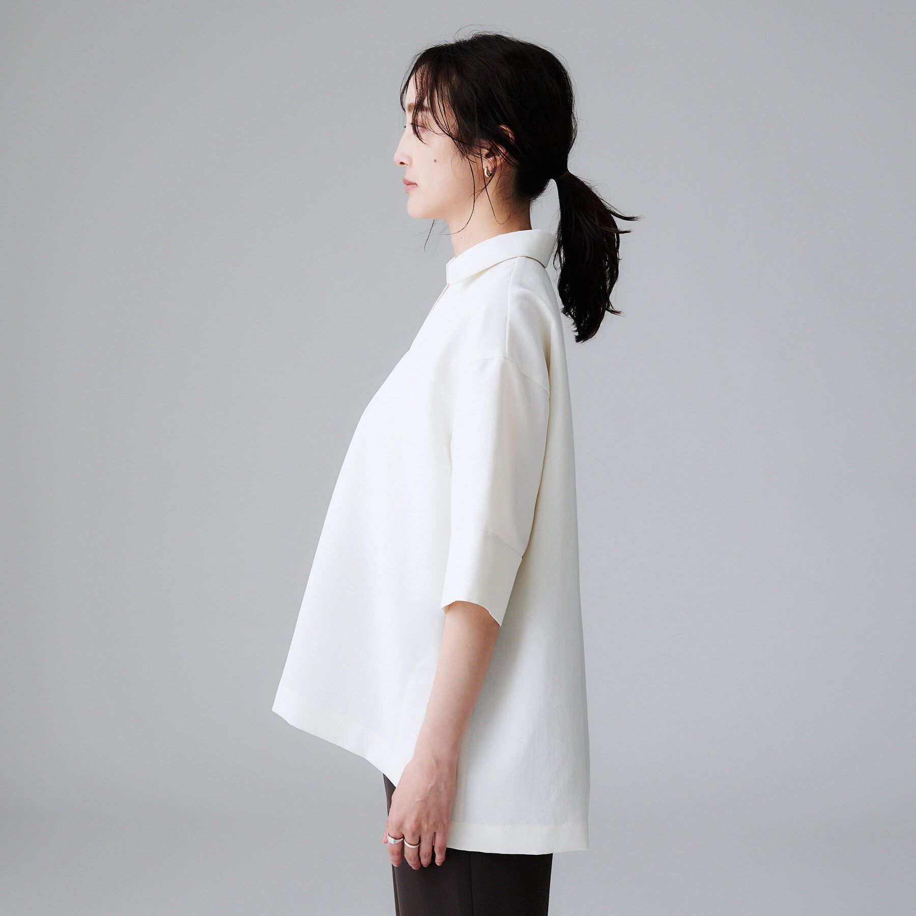 UNTITLED「【UVカット/接触冷感/吸水速乾/ゆったり】V開きネックシャツ」|シャツ・ブラウス|