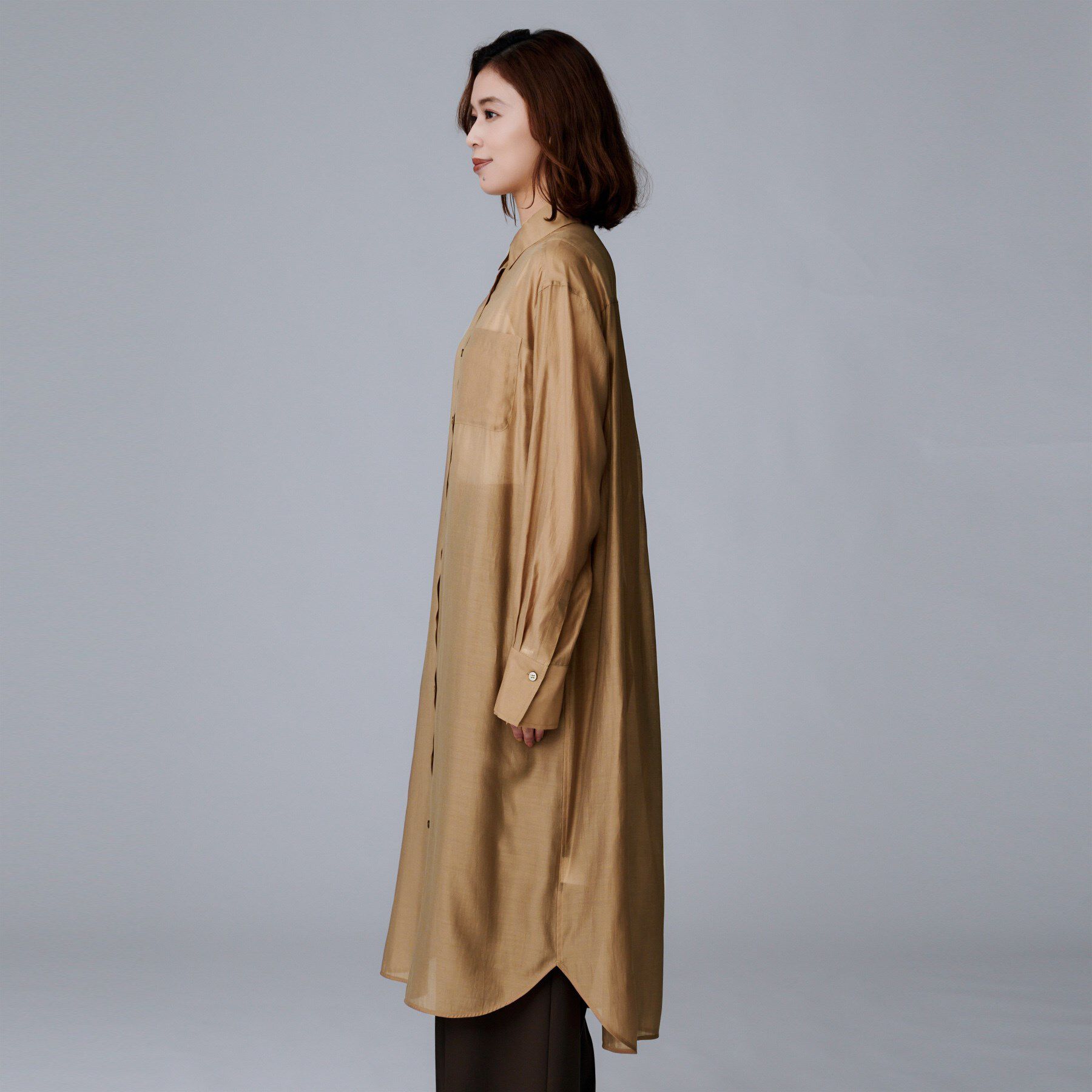 UNTITLED「【ニットと重ね着に/前開きボタン】シアーロングシャツ」|ワンピース|