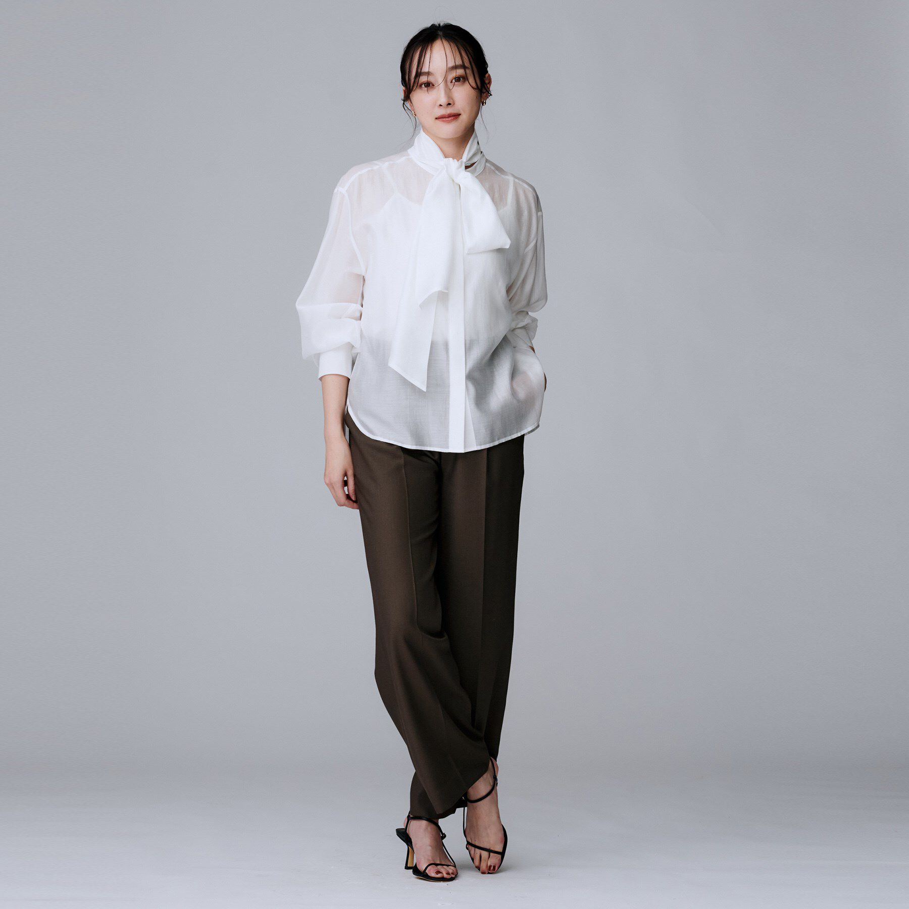 UNTITLED「【ボウタイリボン/バンドカラー/レイヤード】2WAYシアーブラウス」|シャツ・ブラウス|