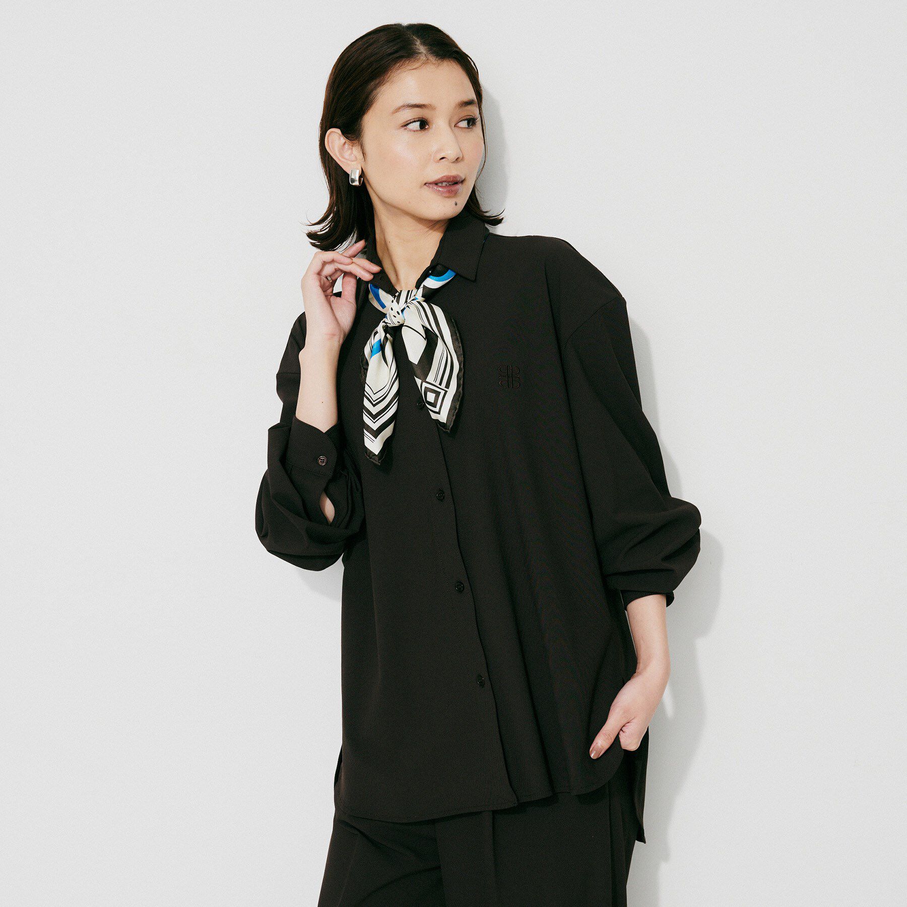 UNTITLED「【manipuri】65&times;65正方形 ポスター柄シルクスカーフ」|ストール|