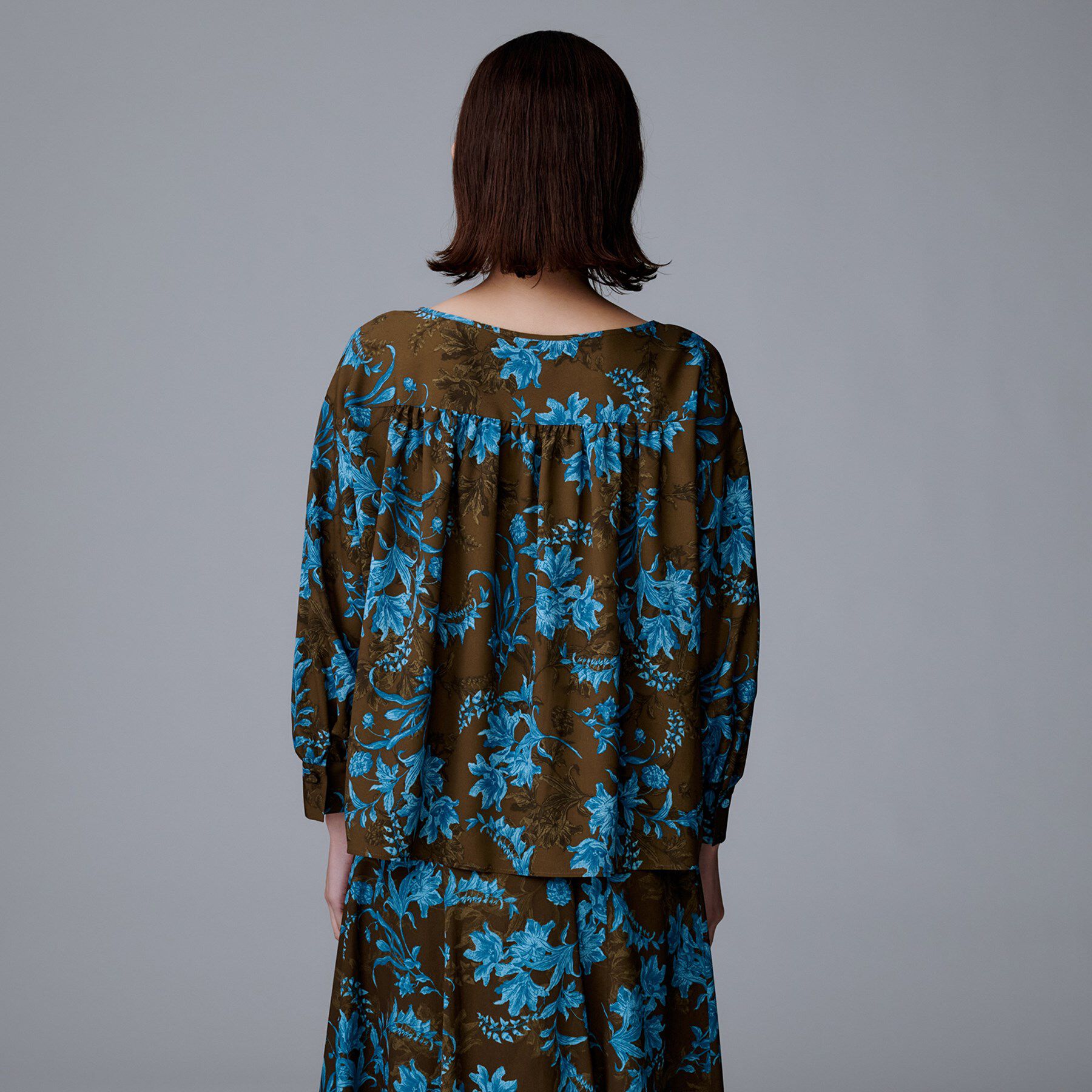 UNTITLED「【洗える/セットアップ可能】オーナメントフラワー ブラウス」|シャツ・ブラウス|