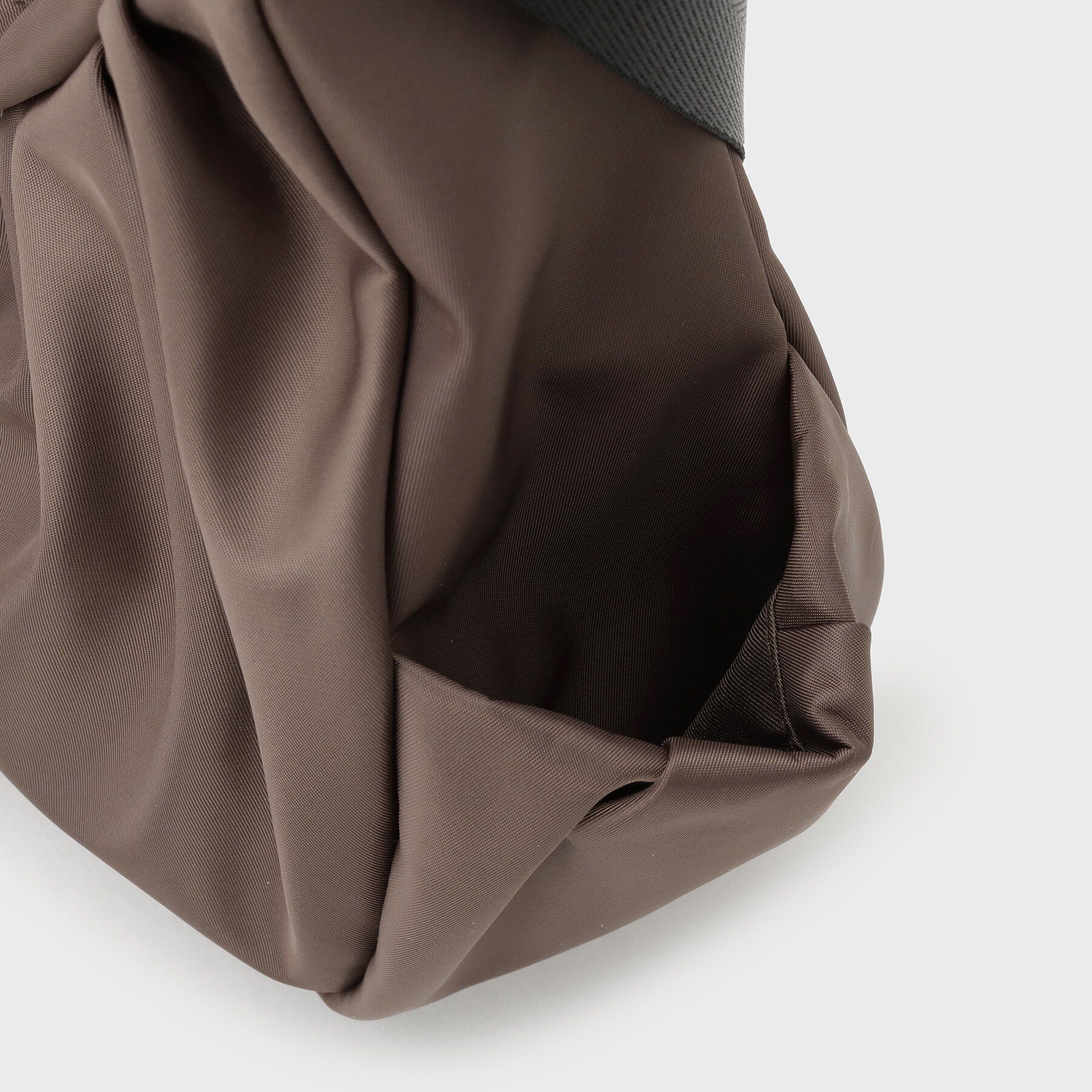 UNTITLED「【はっ水ナイロン】タックショルダーバック」|ショルダー・メッセンジャー|