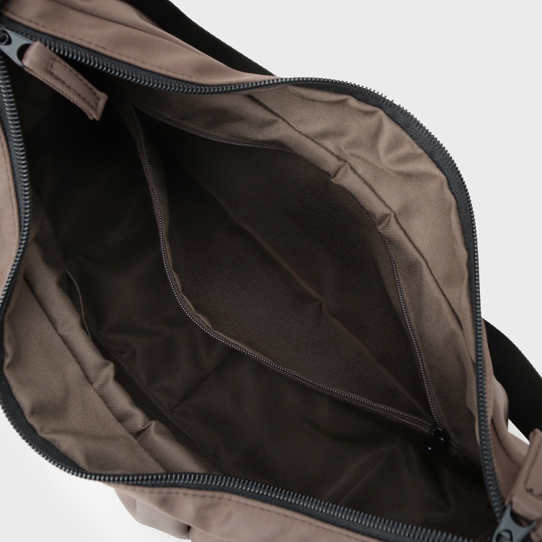 UNTITLED「【はっ水ナイロン】タックショルダーバック」|ショルダー・メッセンジャー|