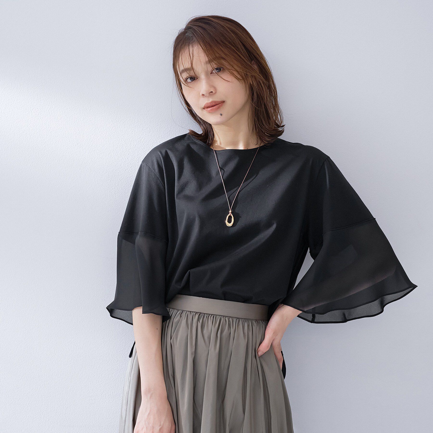 UNTITLED「【洗える／袖シアー／Tシャツ風】袖シアープルオーバー」|Tシャツ・カットソー|ブラック(019)