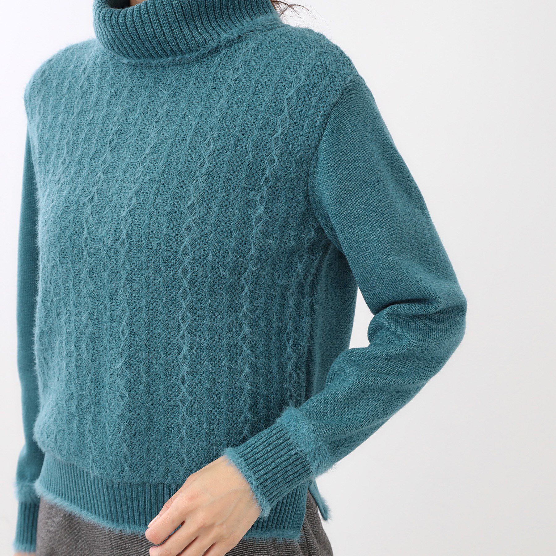 Reflect「【ほんのりラメ感◎】ふわふわフェザーヤーンハイネックニット」|ニット・セーター|