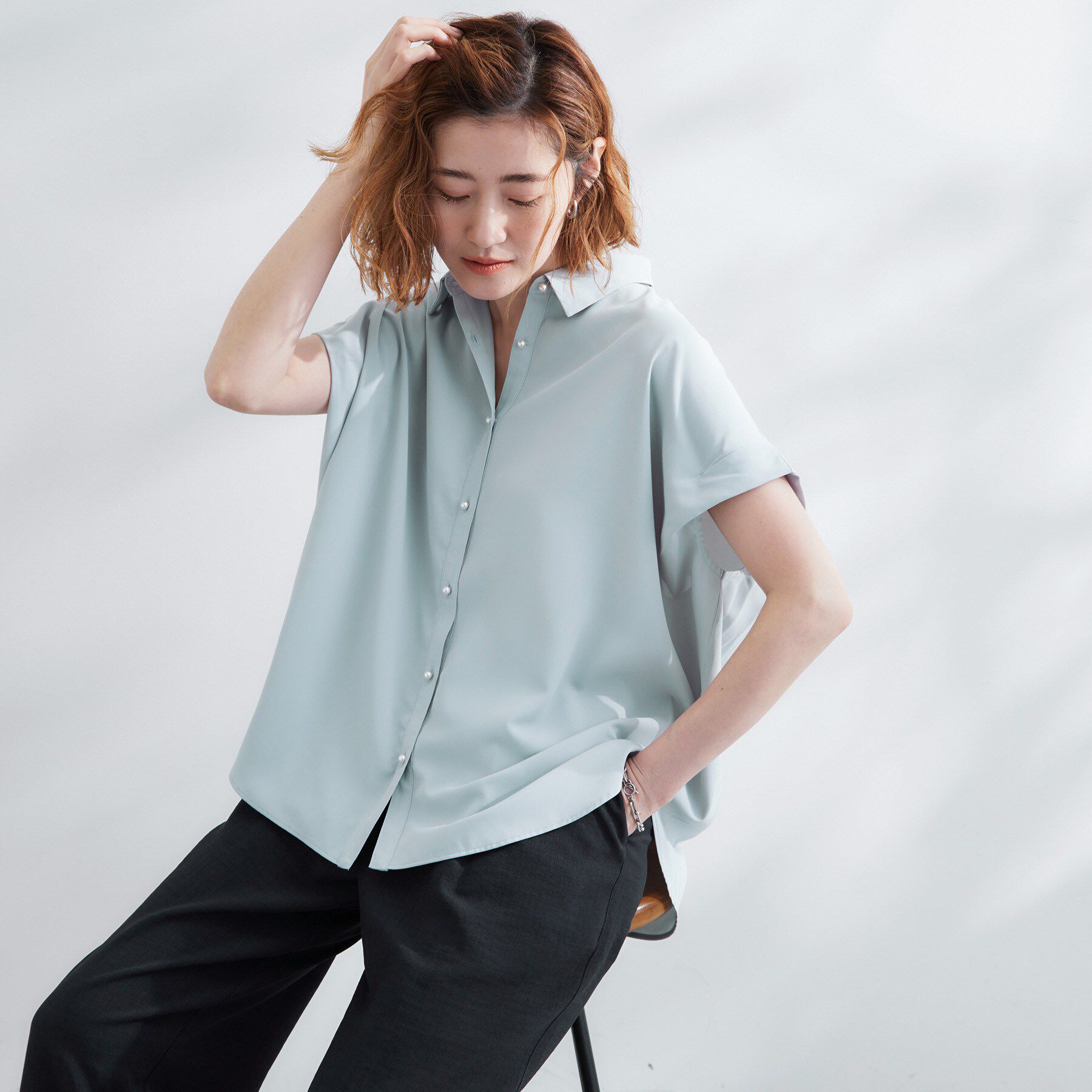 grove「【雑誌掲載】お手入れ楽ちんが嬉しい機能付き！大人のキレイとろみシャツ」|シャツ・ブラウス|ライトブルー(090