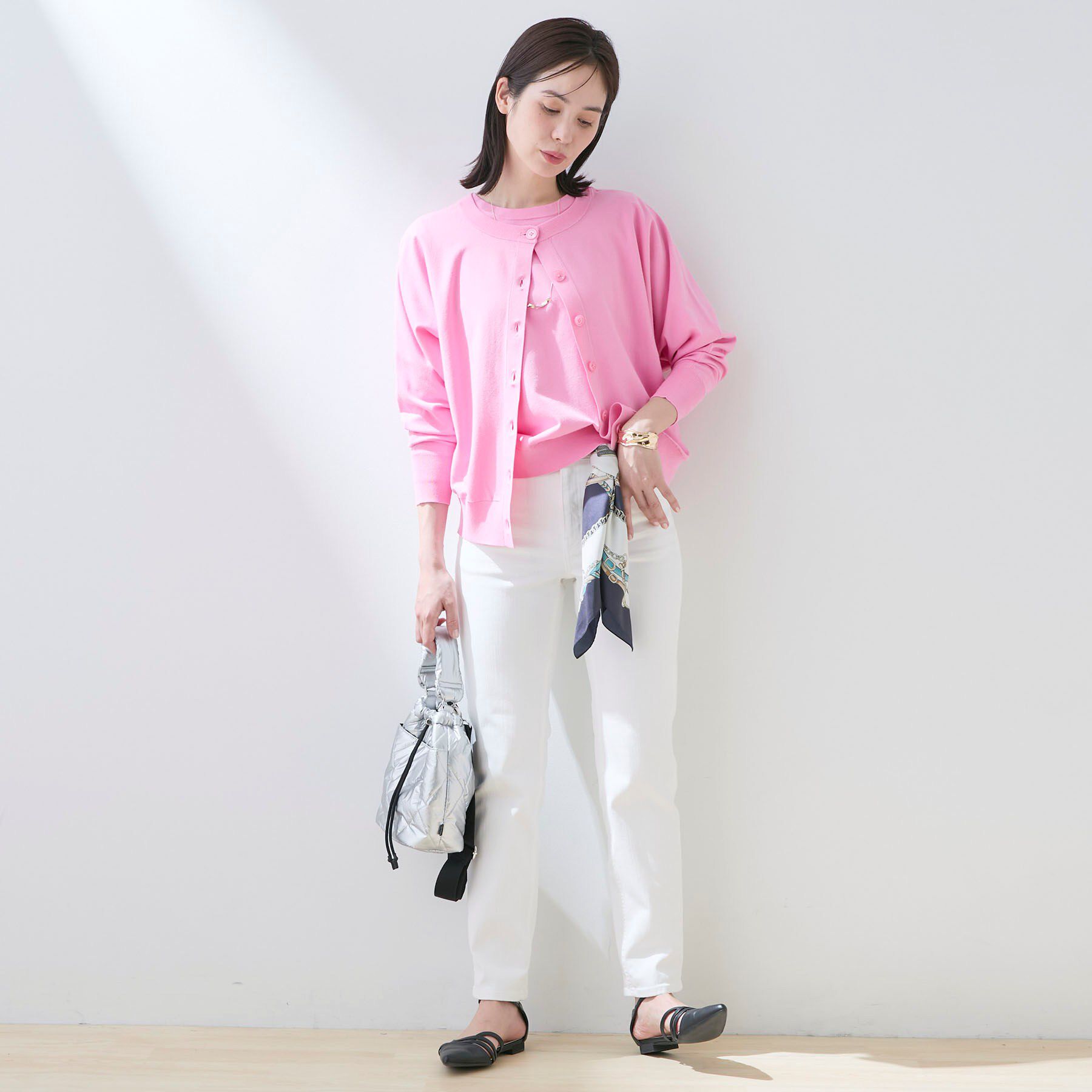 INDIVI「【春の新色登場！褒められデニム】スリムストレート デニムパンツ」|デニム|