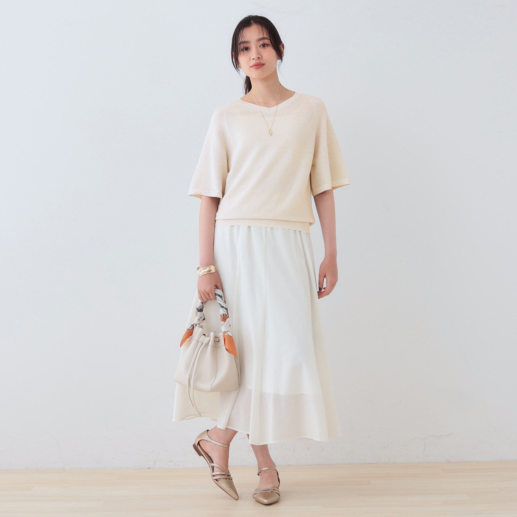 INDIVI「新色登場！【上品ラメ素材】フレアスリーブニット」|ニット・セーター|