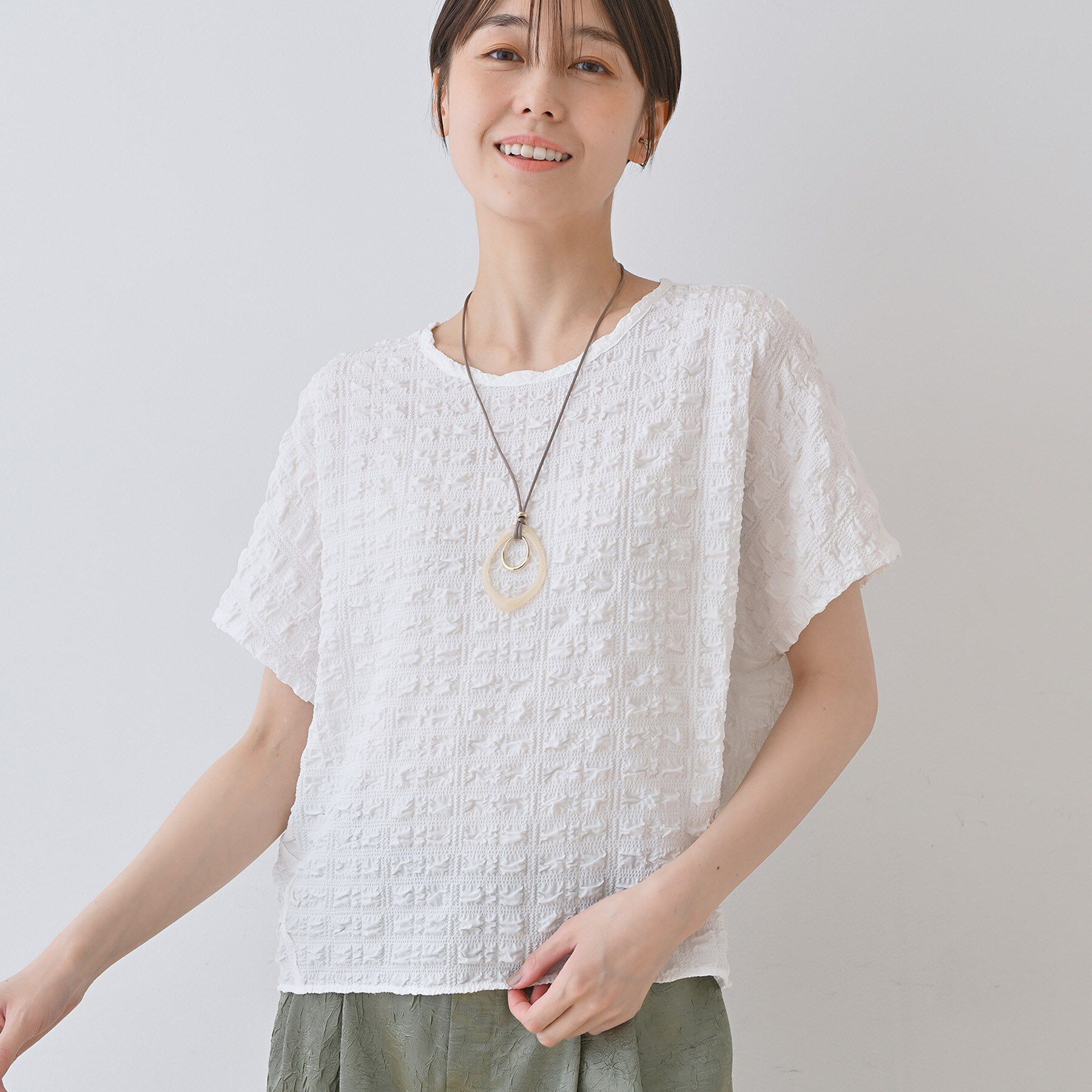 INDIVI「【洗える／凹凸素材／UVケア】コンパクトトップス」|Tシャツ・カットソー|ホワイト(001)