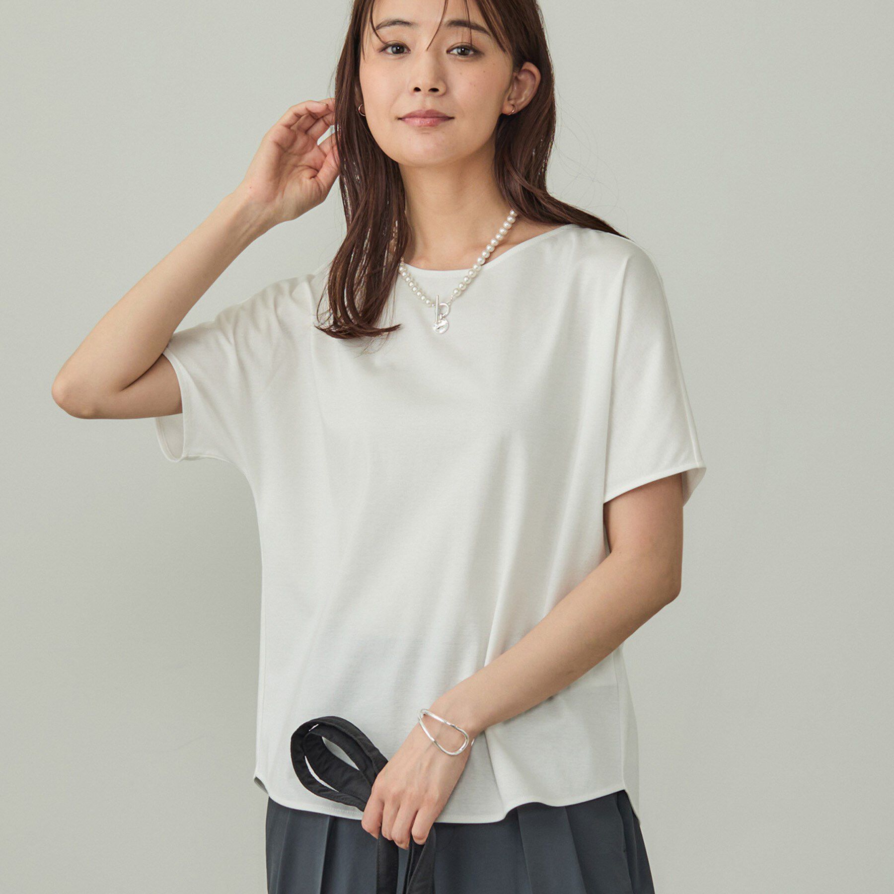 INDIVI「【インナーとしても活躍！】シンプルTシャツ」|Tシャツ・カットソー|ホワイト(001)