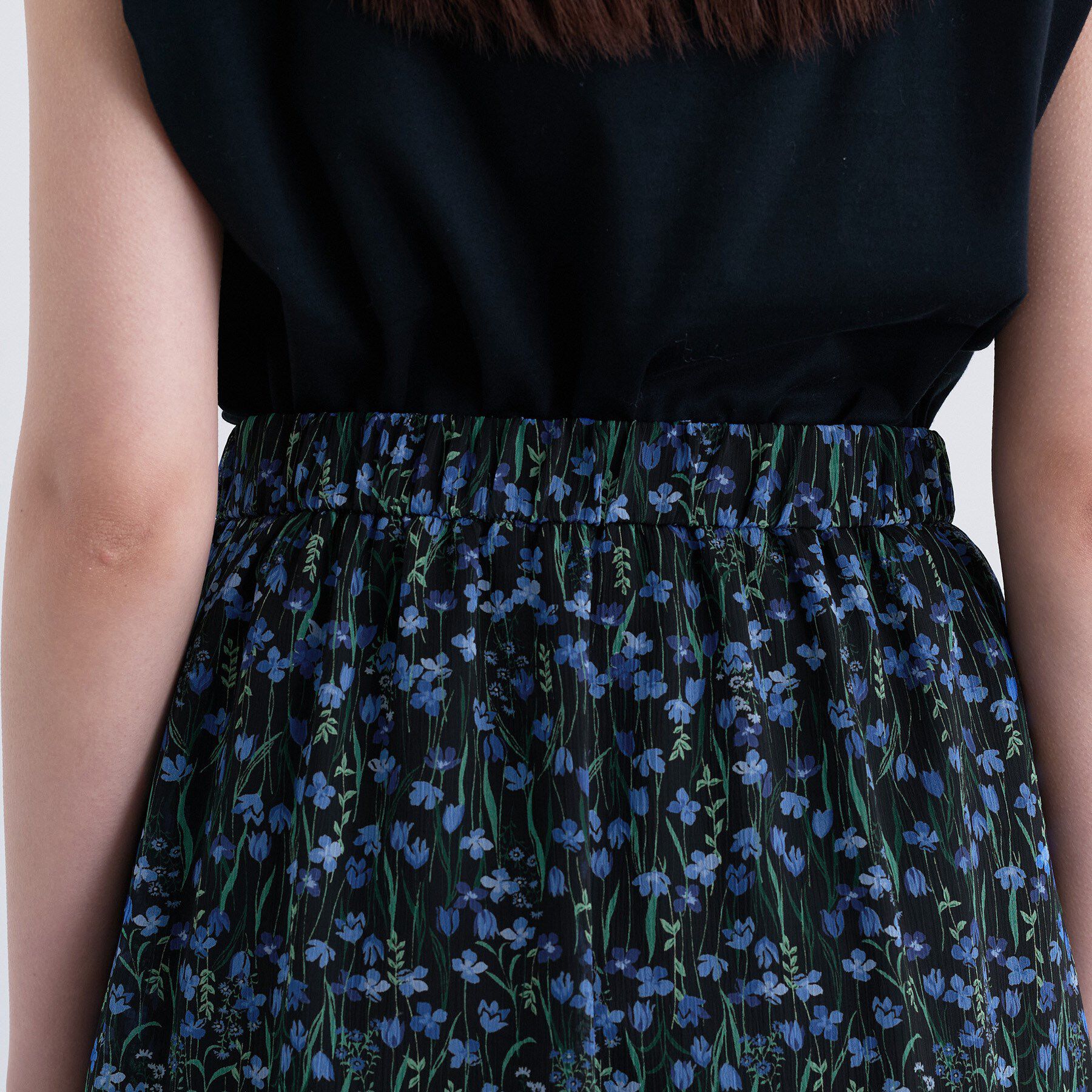 INDIVI「【秋映え柄/セットアップ可能】フラワーシフォンスカート」|スカート|