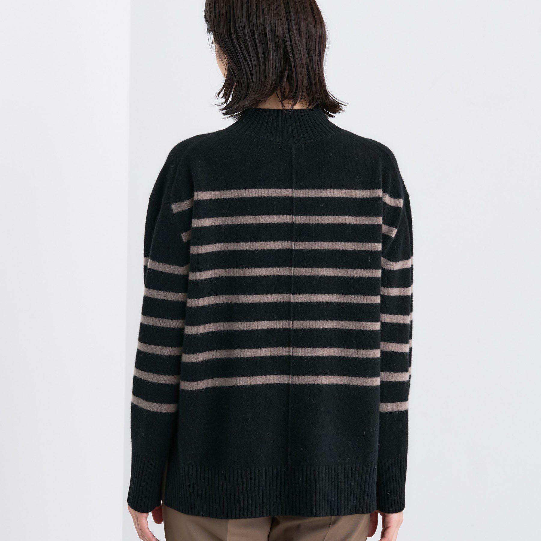 INDIVI「【冬ニット人気NO．1！／カシミヤ混】ミドルゲージハイネックニット」|ニット・セーター|