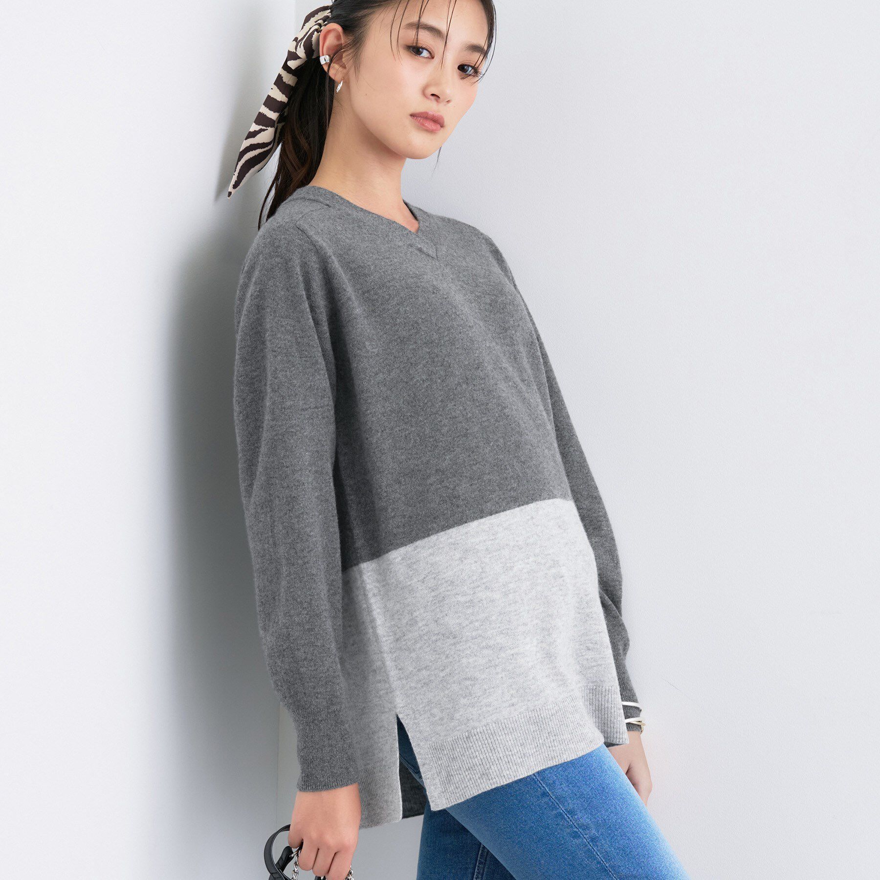 INDIVI「【洗える／チュニック丈／カシミヤ混】スリットデザインVネックニット」|ニット・セーター|