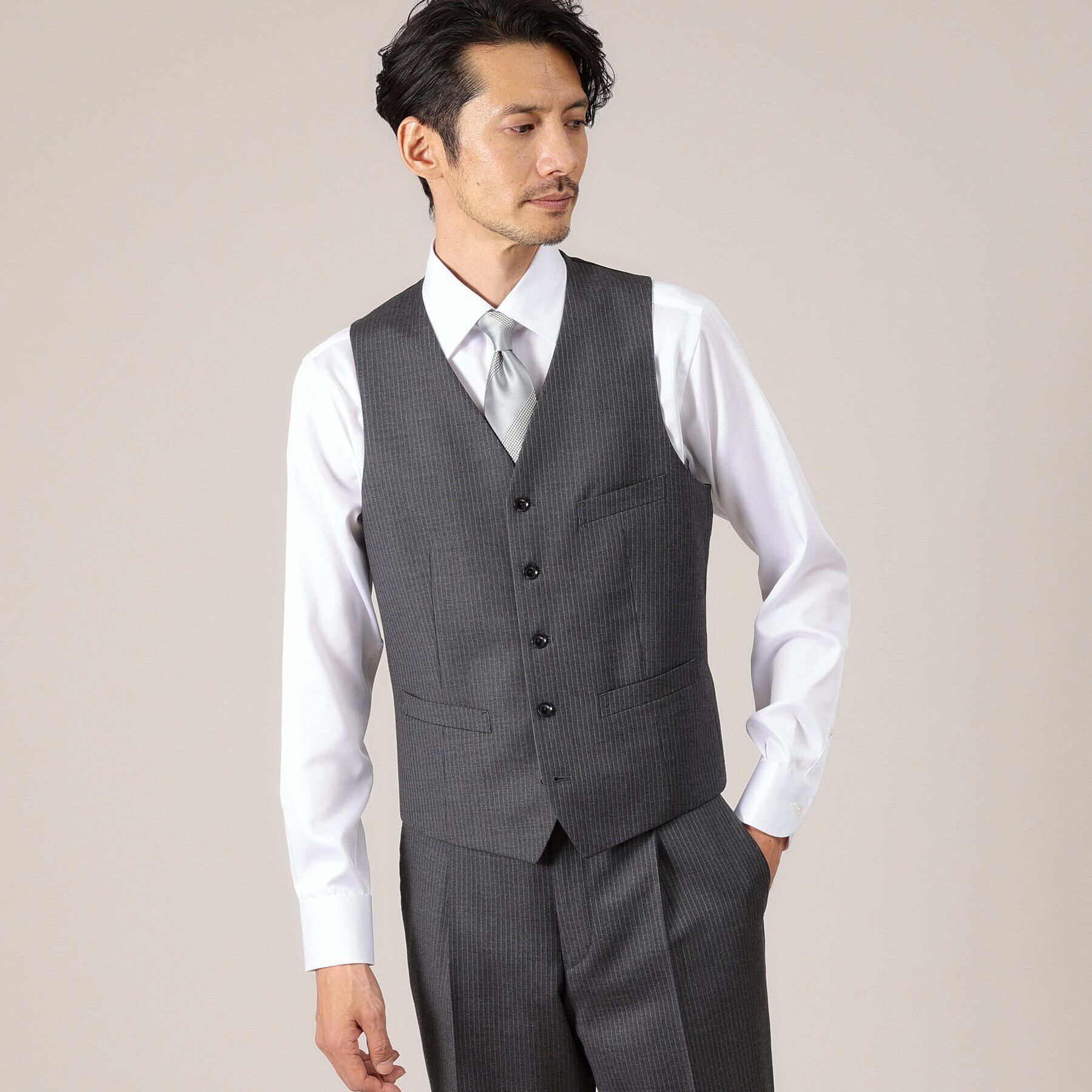 TAKEO KIKUCHI「【DORMEUIL AMADEUS365】ピンストライプ ベスト/3ピース対応」|スーツ|チャコールグレー(3