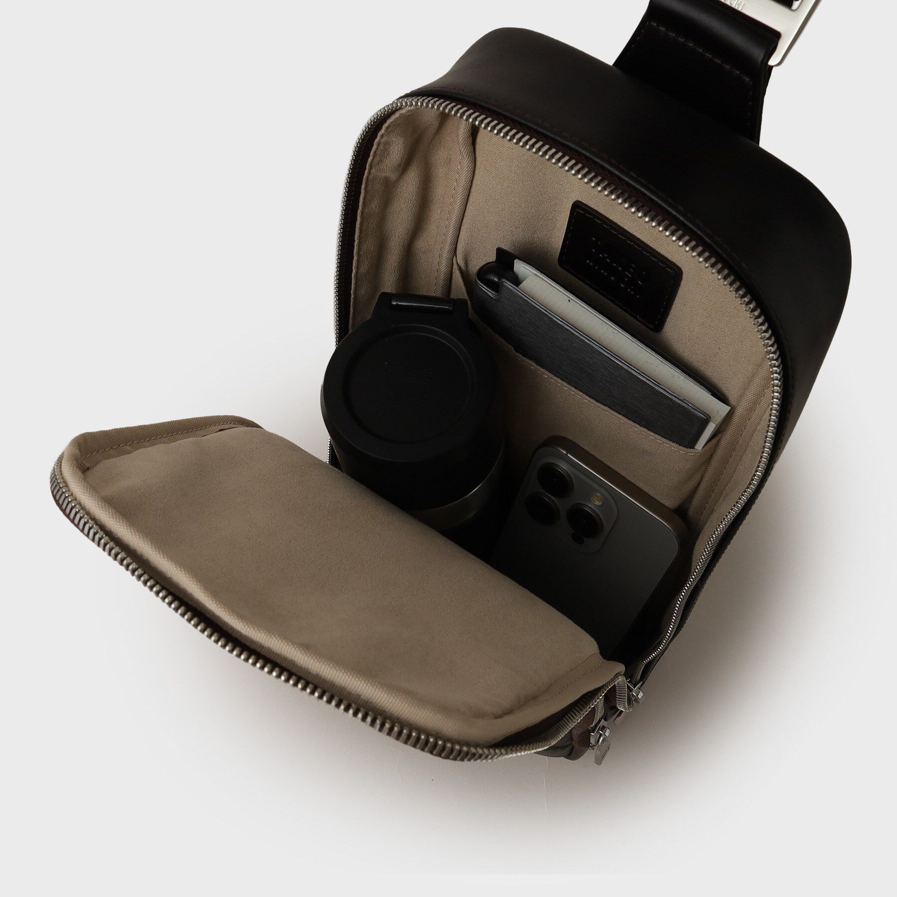 TAKEO KIKUCHI「アニリンレザー ワンショルダーバッグ」|ショルダー・メッセンジャー|