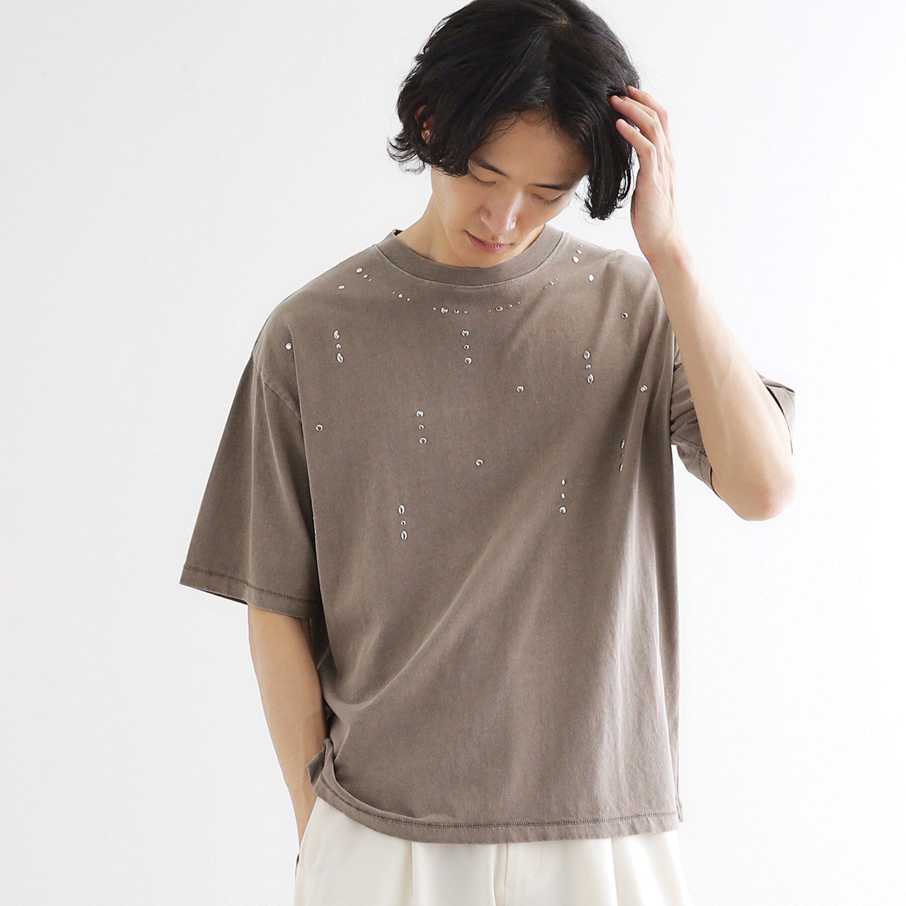 tk.TAKEO KIKUCHI「ヴィンテージライクスタッズTシャツ」|Tシャツ・カットソー|トープ(054)