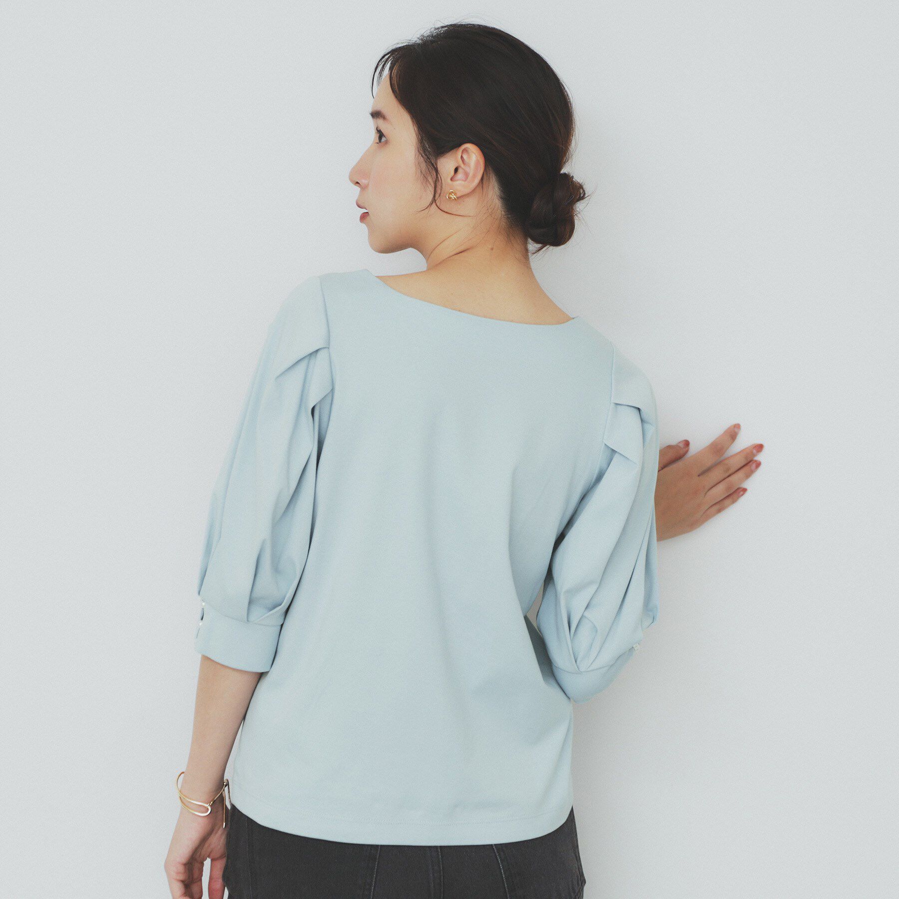 index「《5色展開》Vネックタックパフスリーブトップス【洗濯機洗い可/UVケア/接触冷感】」|Tシャツ・カットソー|