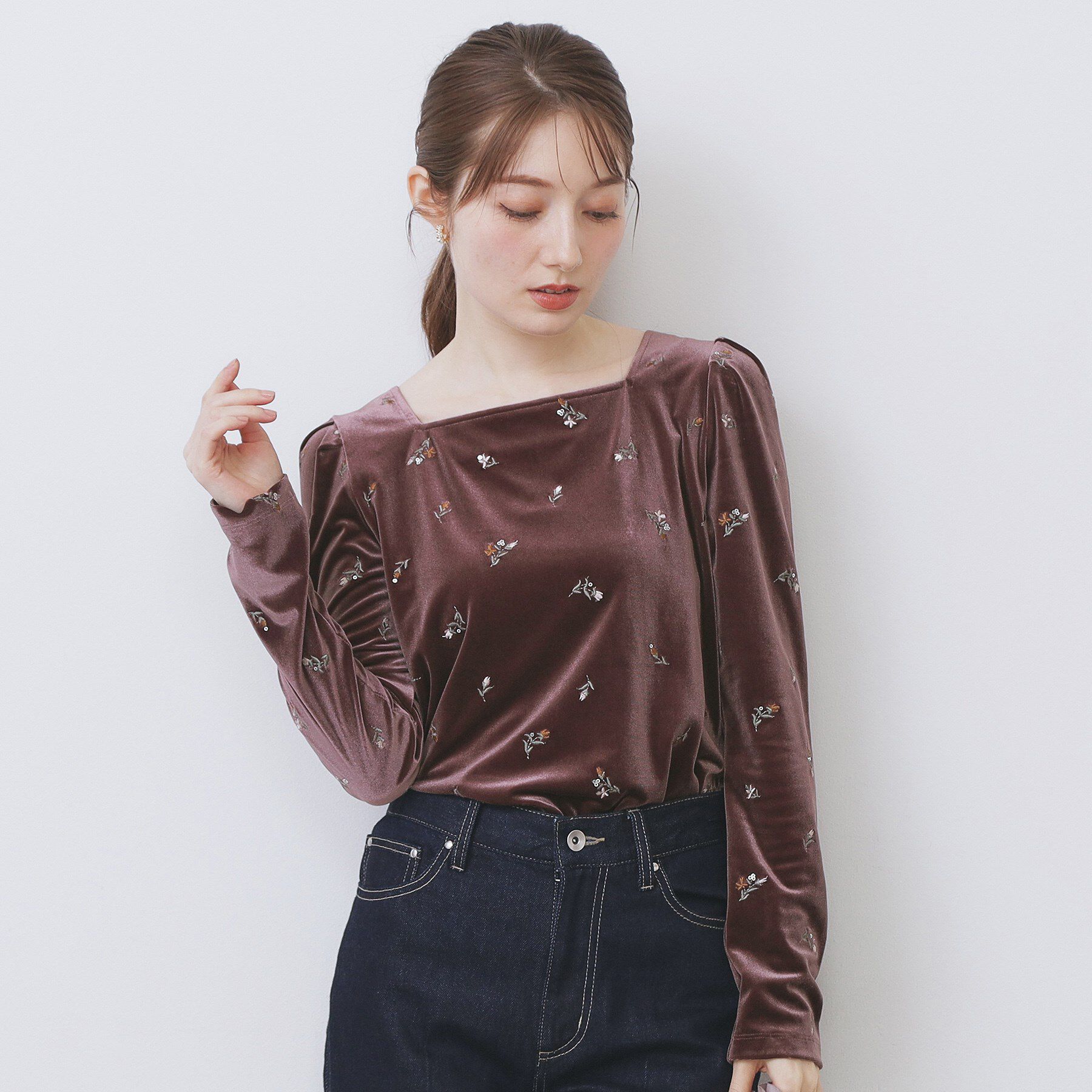 index「バックシャン小花刺繍ベロアトップス【洗濯機OK】」|Tシャツ・カットソー|