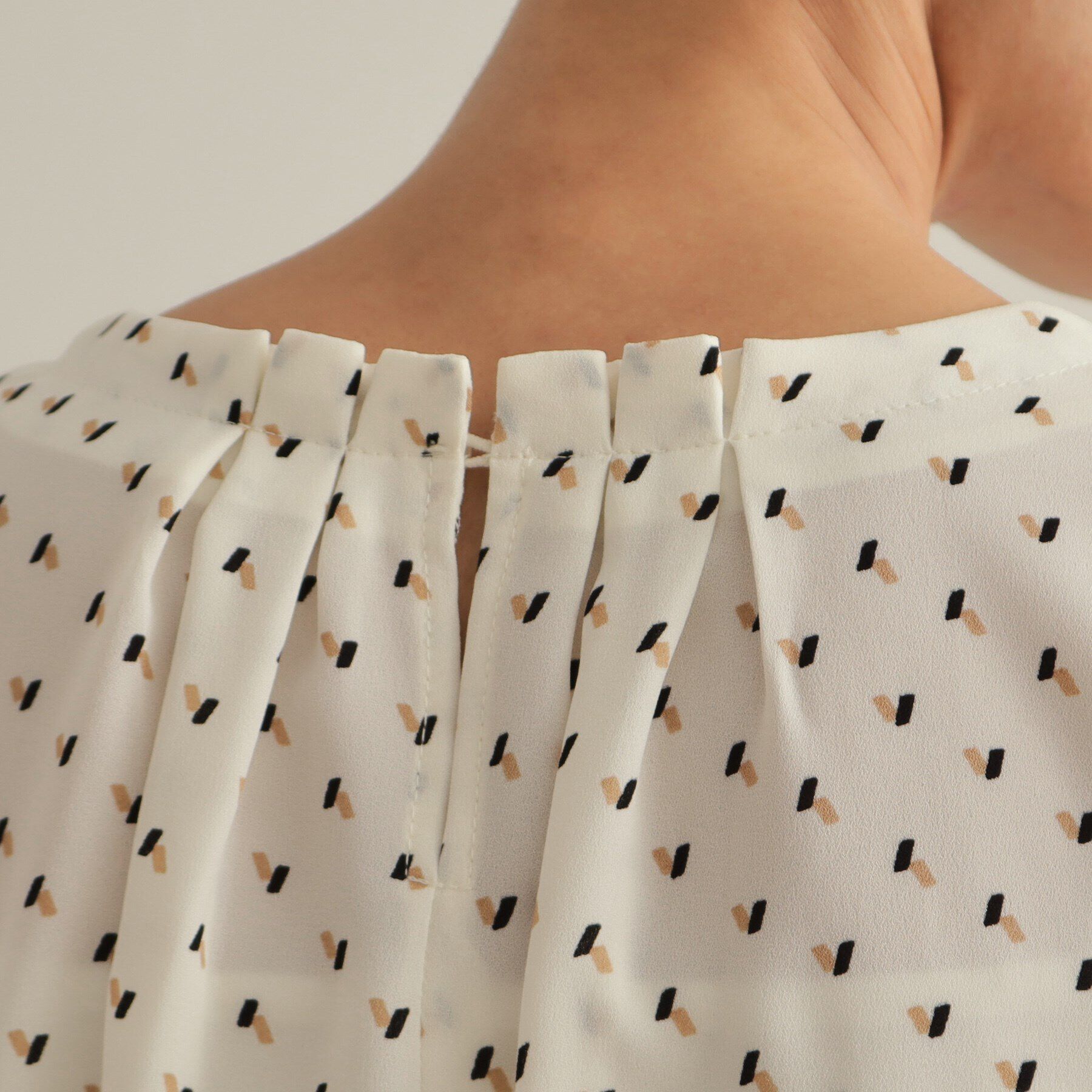 OPAQUE.CLIP「タックジョーゼットブラウス【洗濯機洗い可】」|シャツ・ブラウス|