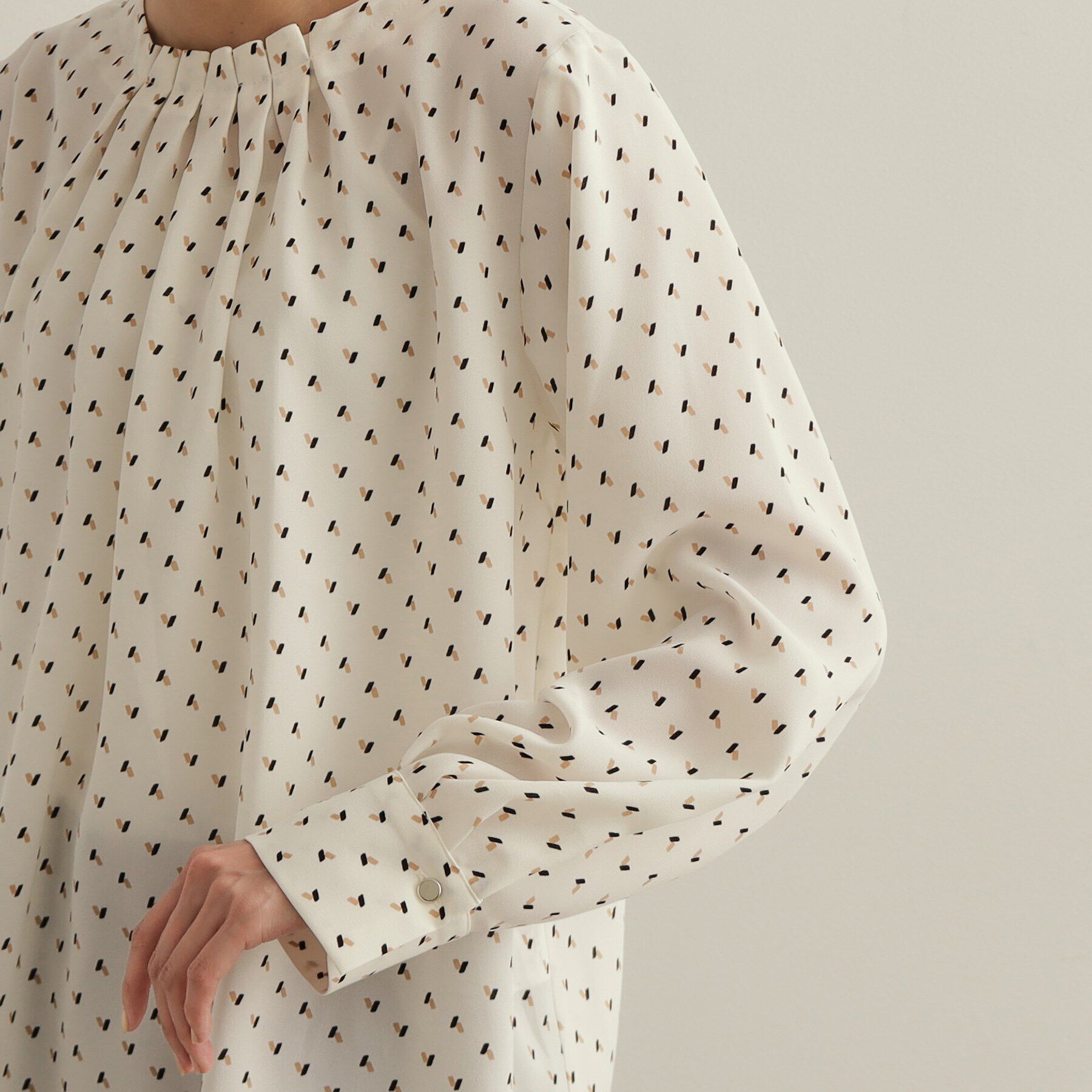 OPAQUE.CLIP「タックジョーゼットブラウス【洗濯機洗い可】」|シャツ・ブラウス|