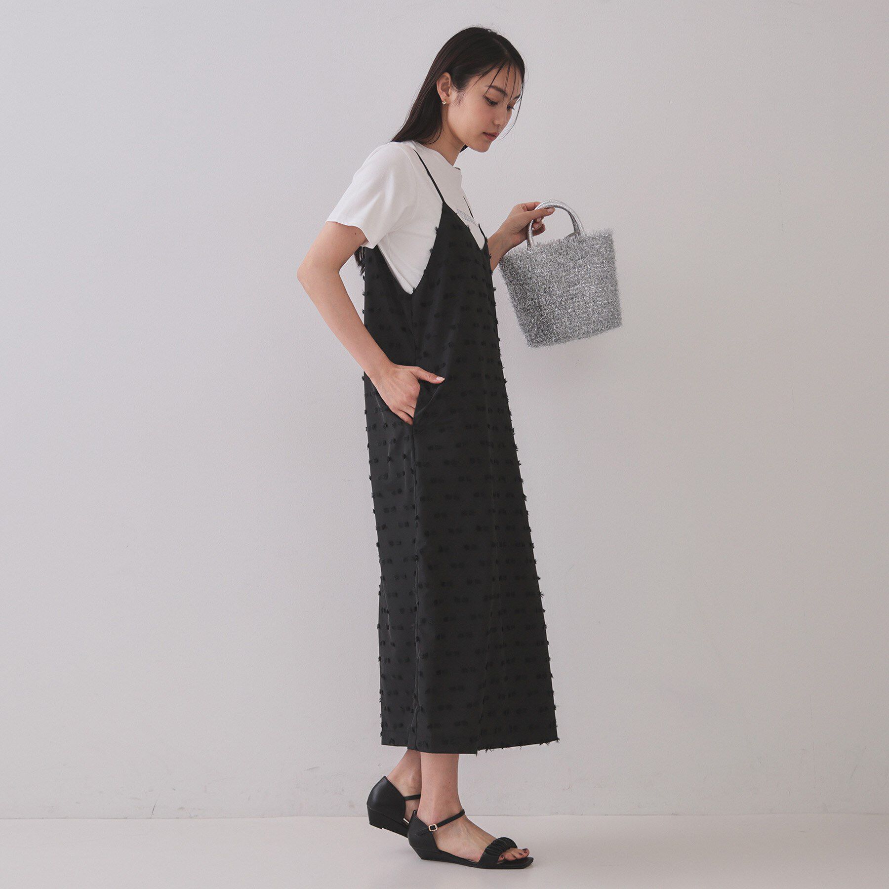 OPAQUE.CLIP「刺繍＆スパンコールロゴTシャツ【洗濯機洗い可】」|Tシャツ・カットソー|