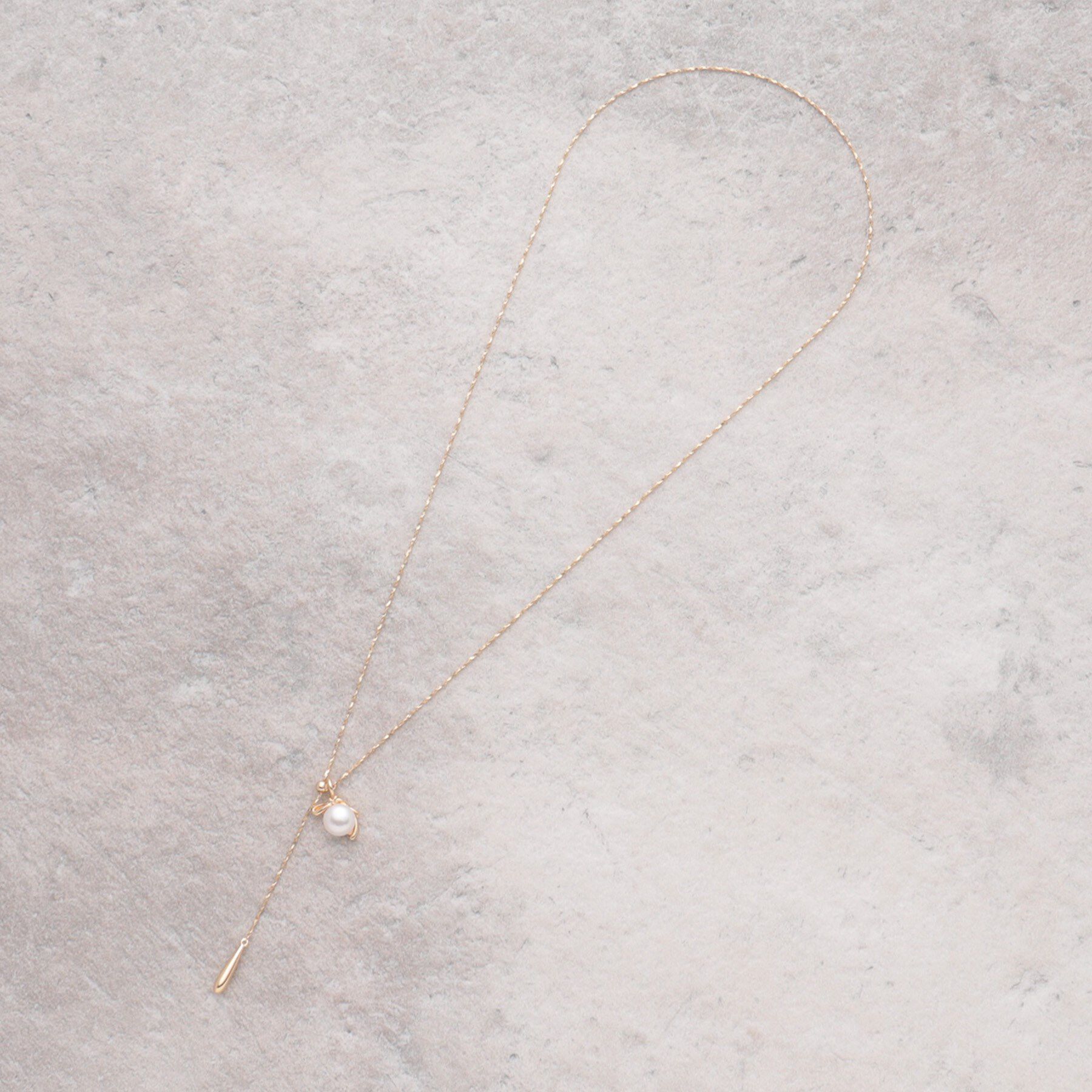 OPAQUE.CLIP「フェイクパール&times;変形リボン風メタルネックレス」|ネックレス|