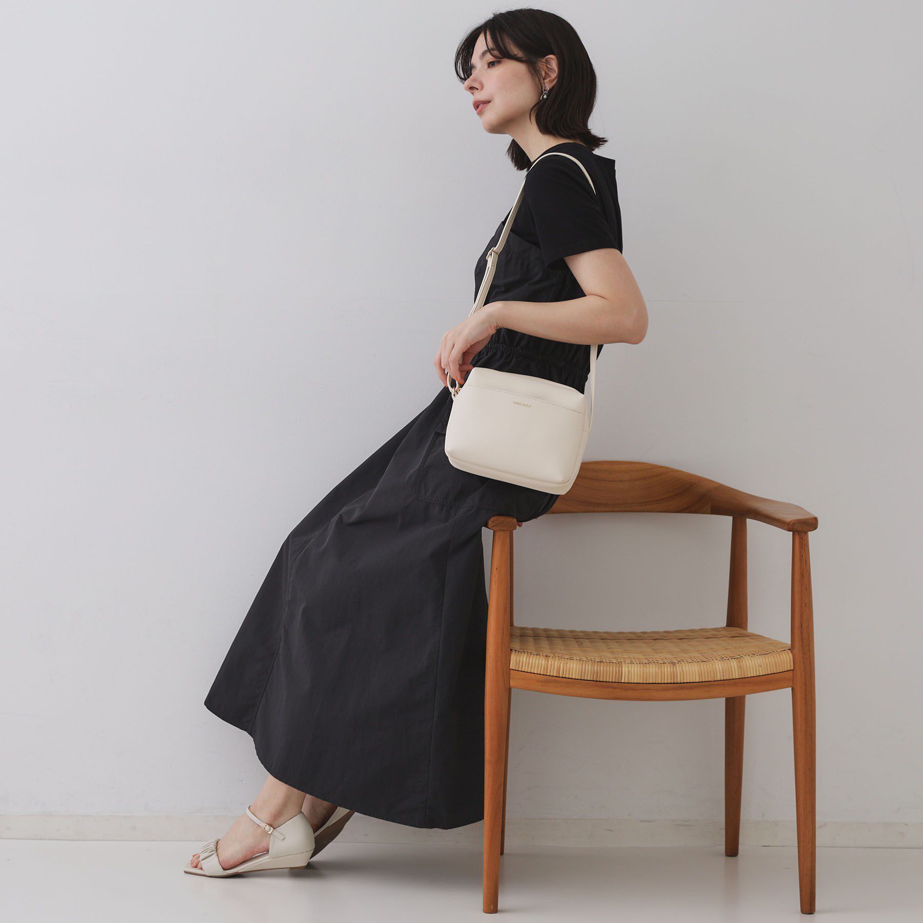 OPAQUE.CLIP「【長さ調節可能】ラウンドスクエアマチ付きミニショルダーバッグ」|ショルダー・メッセンジャー|