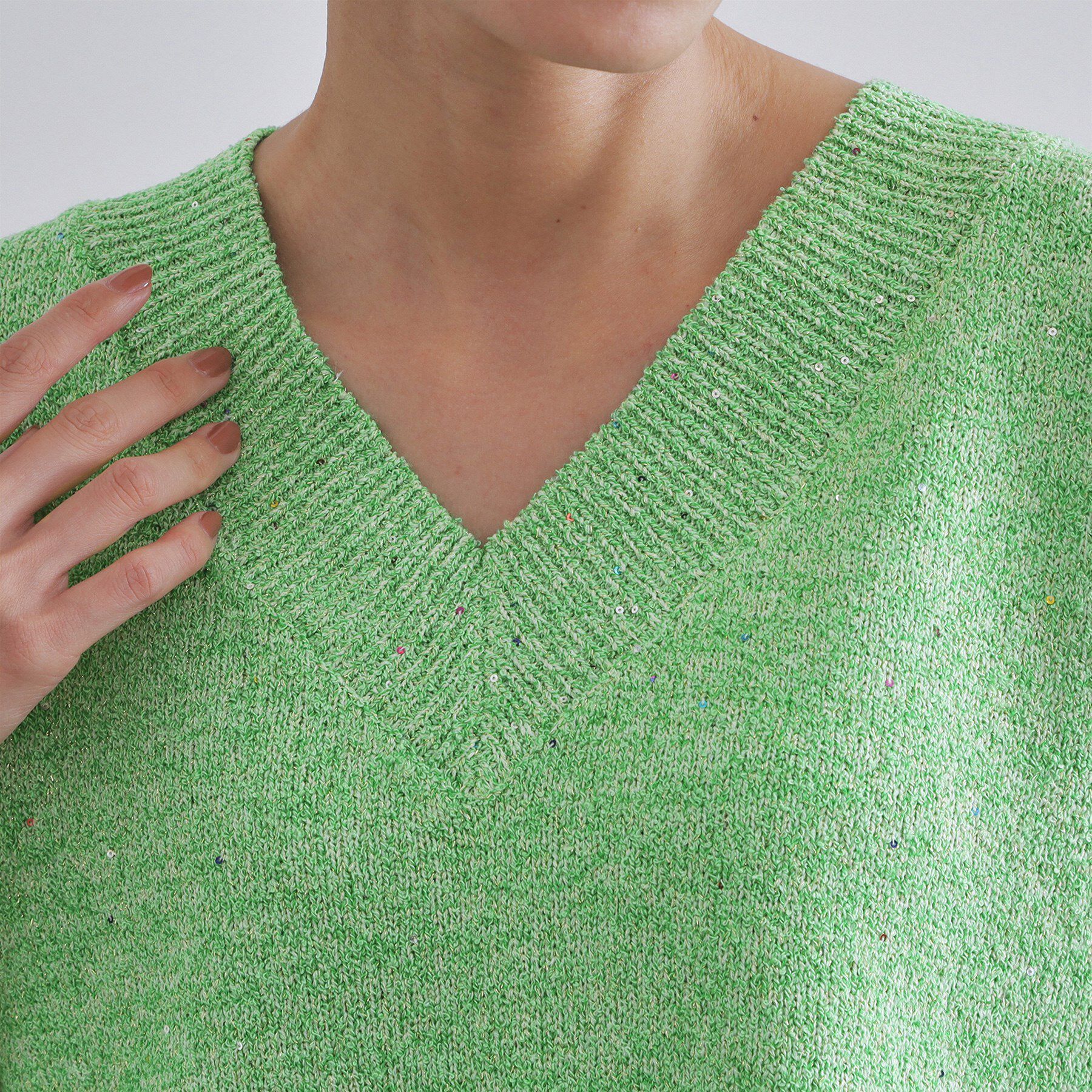 OPAQUE.CLIP「スパンコールラメVネックニット【洗える】」|ニット・セーター|