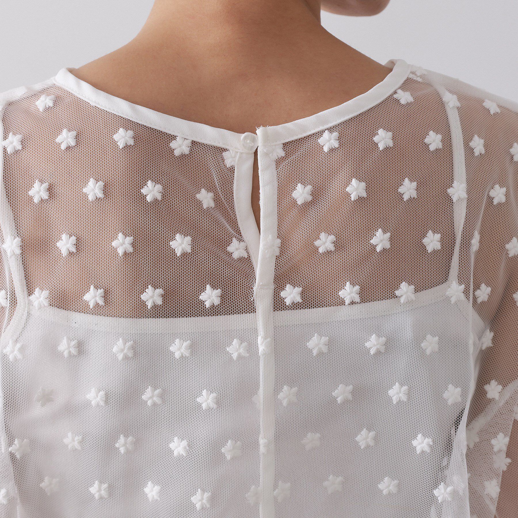 OPAQUE.CLIP「チュールフラワー刺繍シアートップス【洗濯機OK】」|Tシャツ・カットソー|