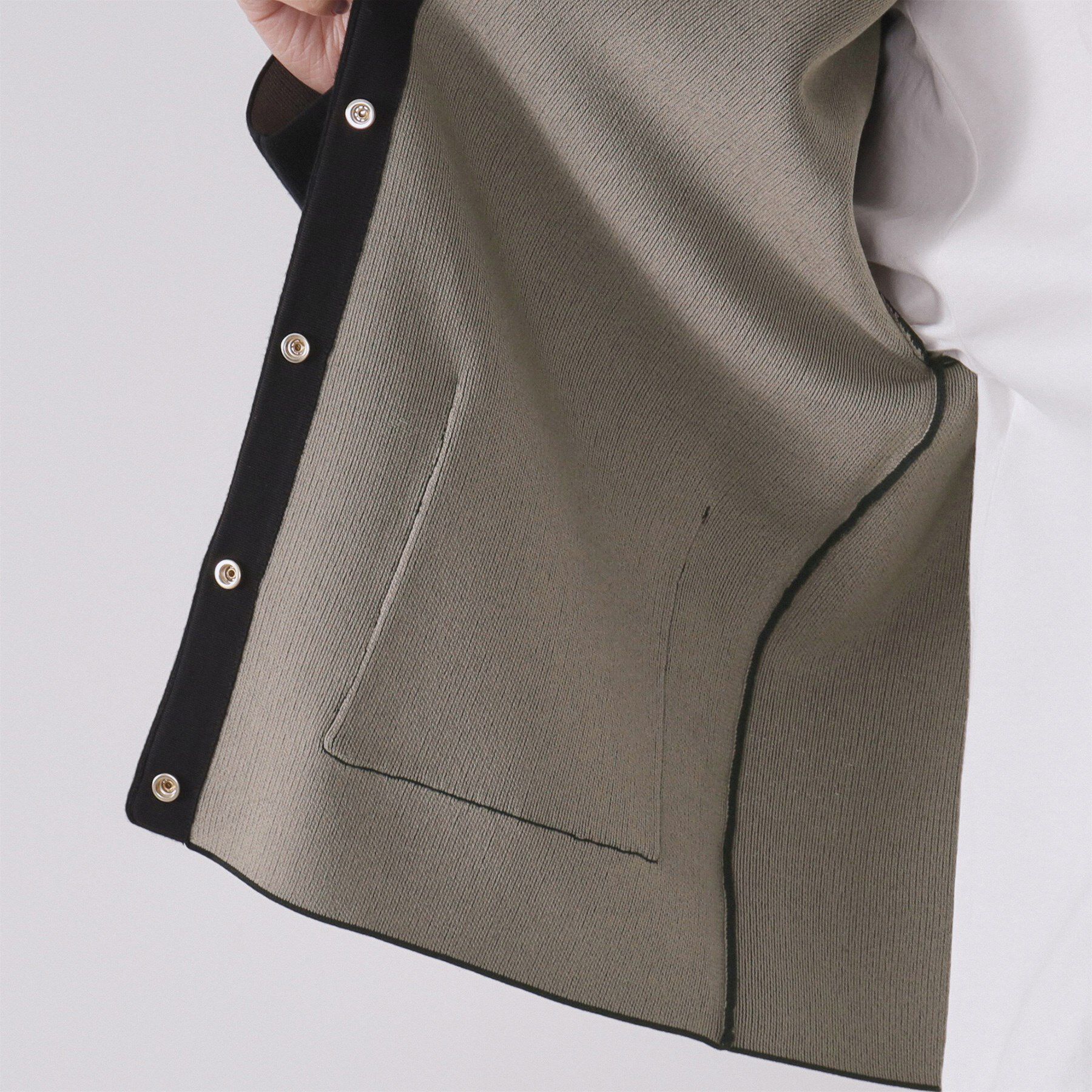 OPAQUE.CLIP「スナップボタン ダブルフェイス配色ニットカーディガン【洗濯機OK】」|カーディガン|