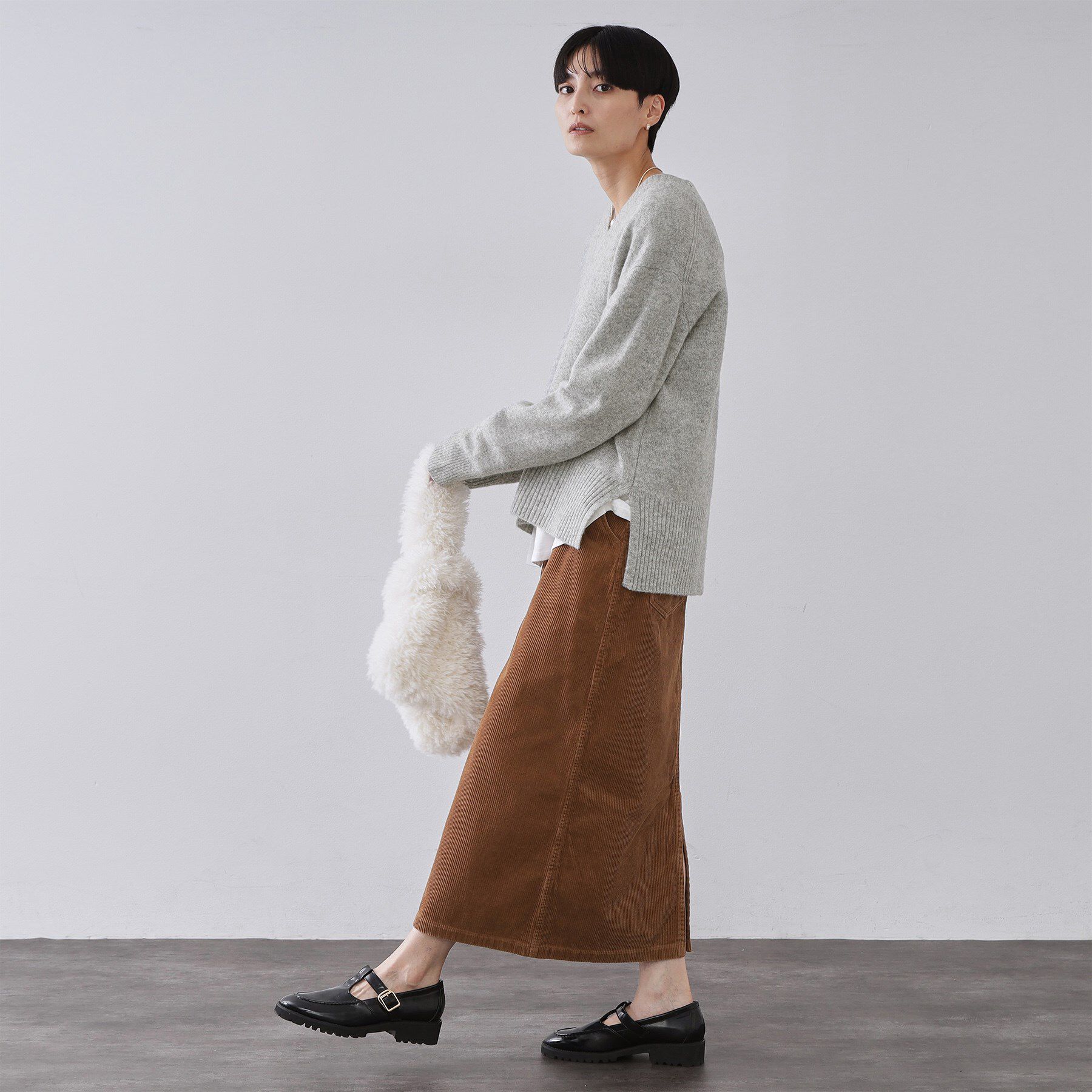 OPAQUE.CLIP「リラクシーVネックミドルゲージニット【洗える】」|ニット・セーター|