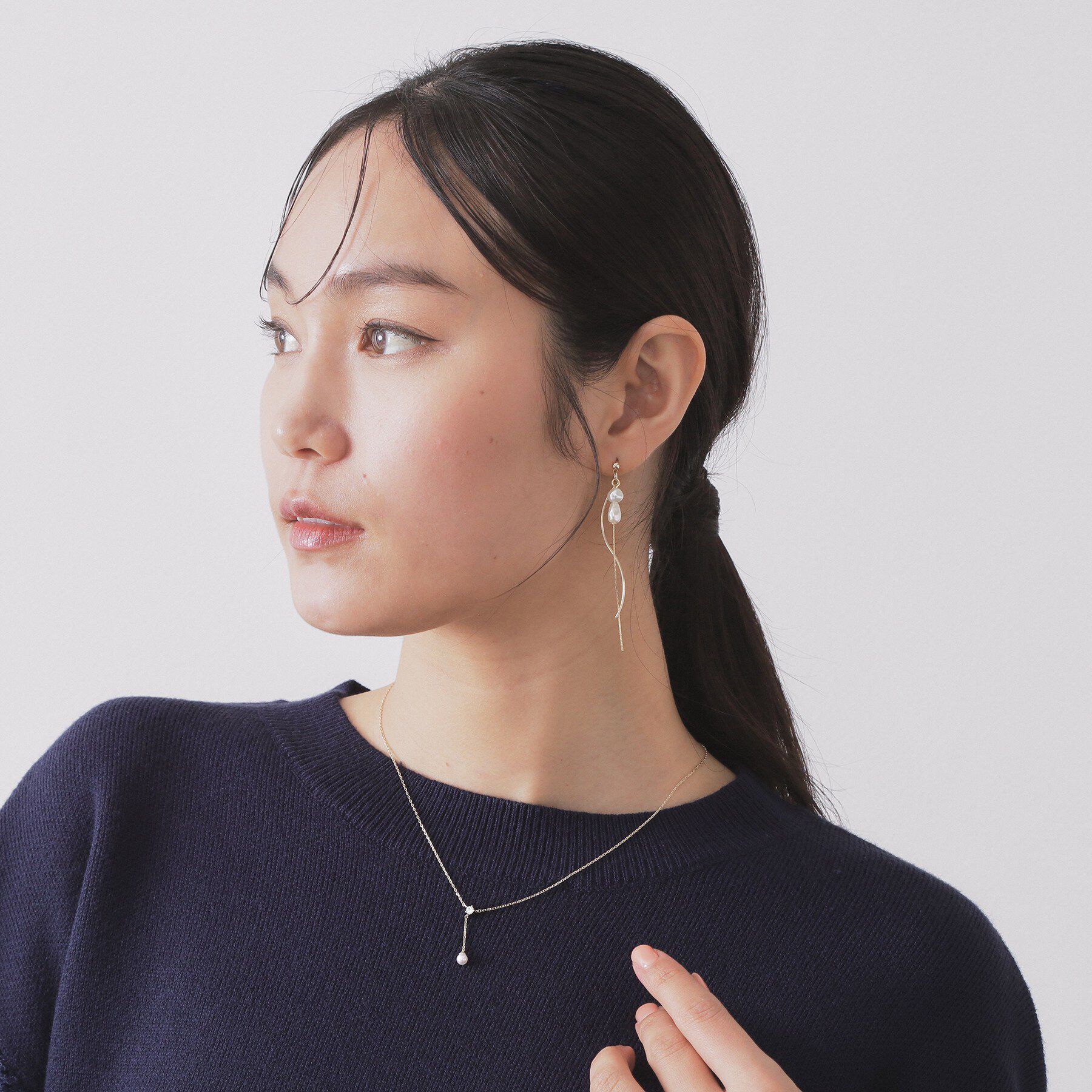 OPAQUE.CLIP「華奢ビジュー&times;フェイクパール ショートネックレス」|ネックレス|