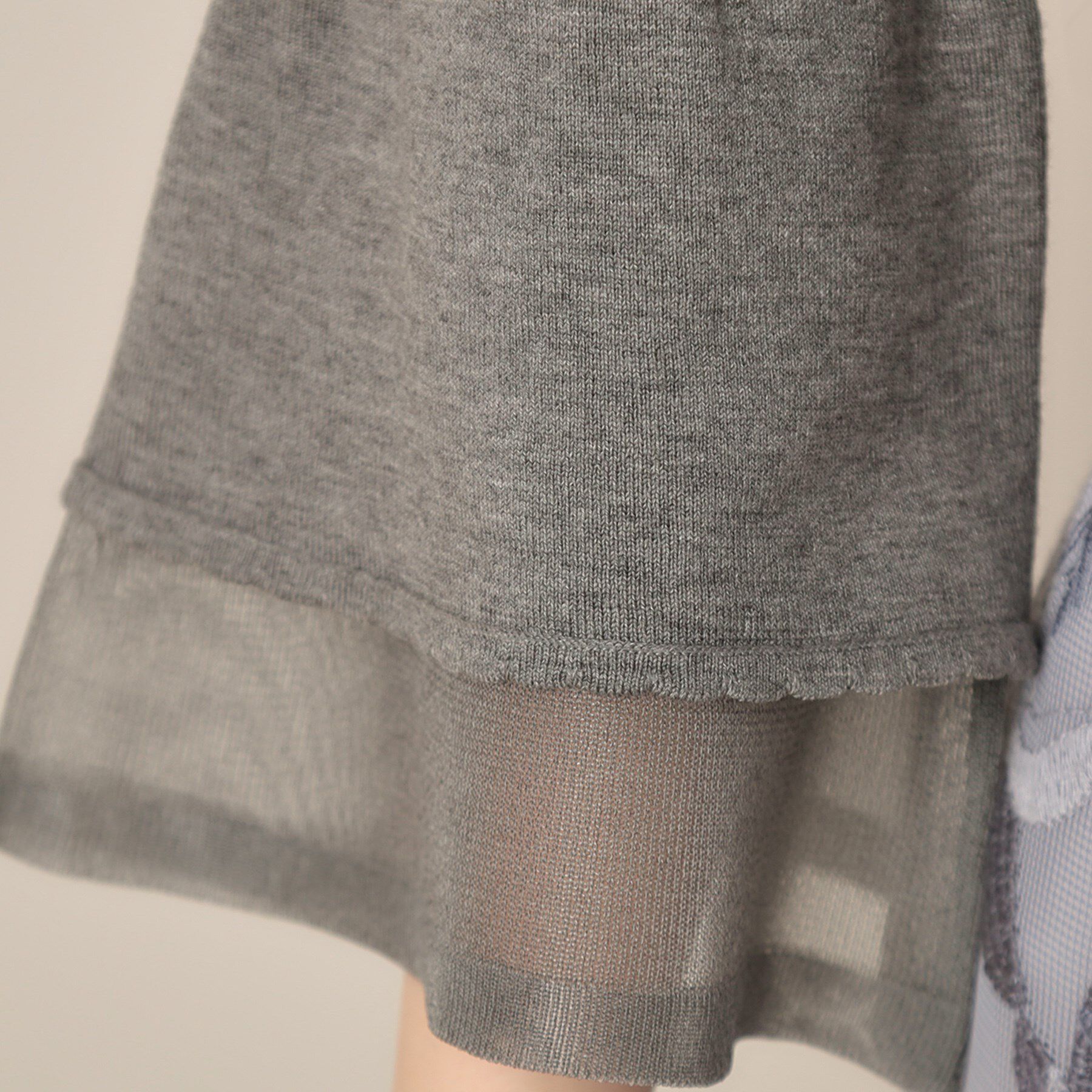 Couture broach「【フェミニン・着映え・通勤】シアーフレアー袖ニットトップス」|ニット・セーター|