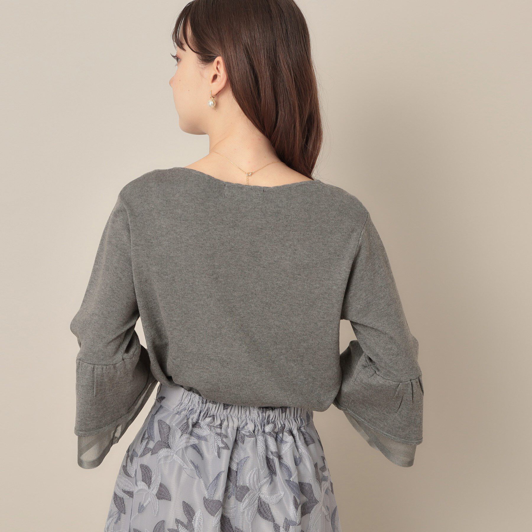 Couture broach「【フェミニン・着映え・通勤】シアーフレアー袖ニットトップス」|ニット・セーター|