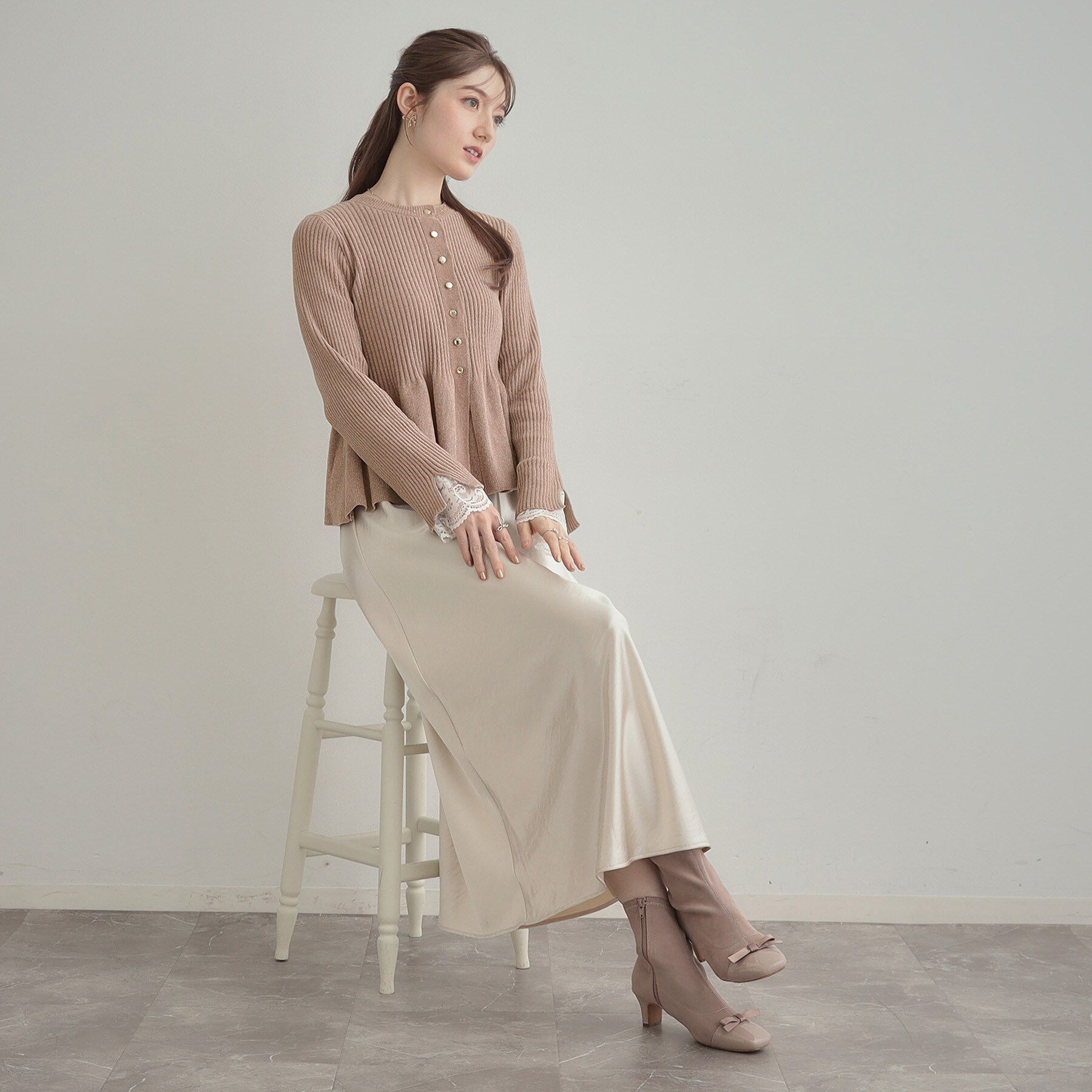 Couture broach「【袖口レース・着映え】短毛モールペプラム カーデ」|カーディガン|