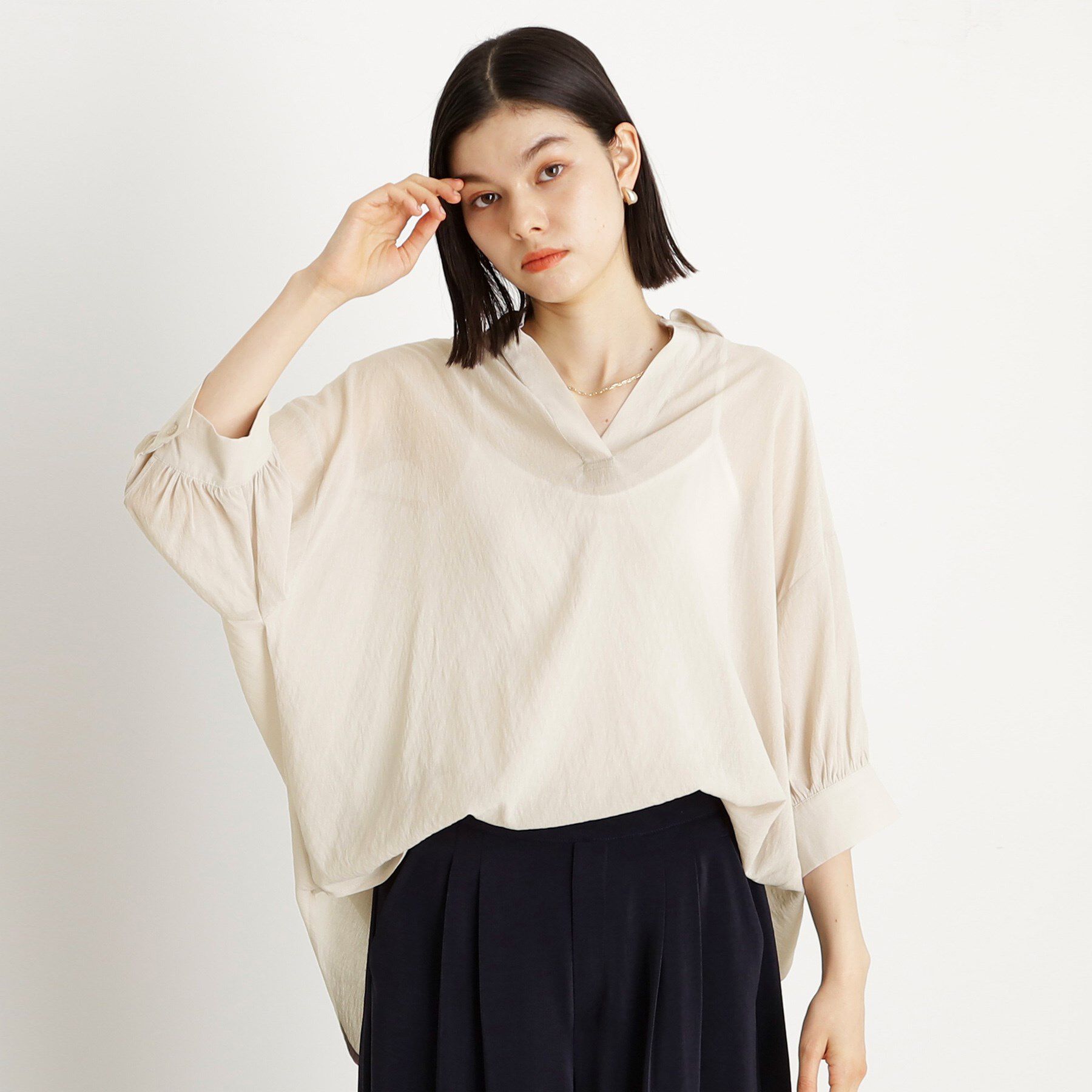 THE SHOP TK「後ろギャザーシアーシャツ【体型カバー／洗える】」|シャツ・ブラウス|アイボリー(004)