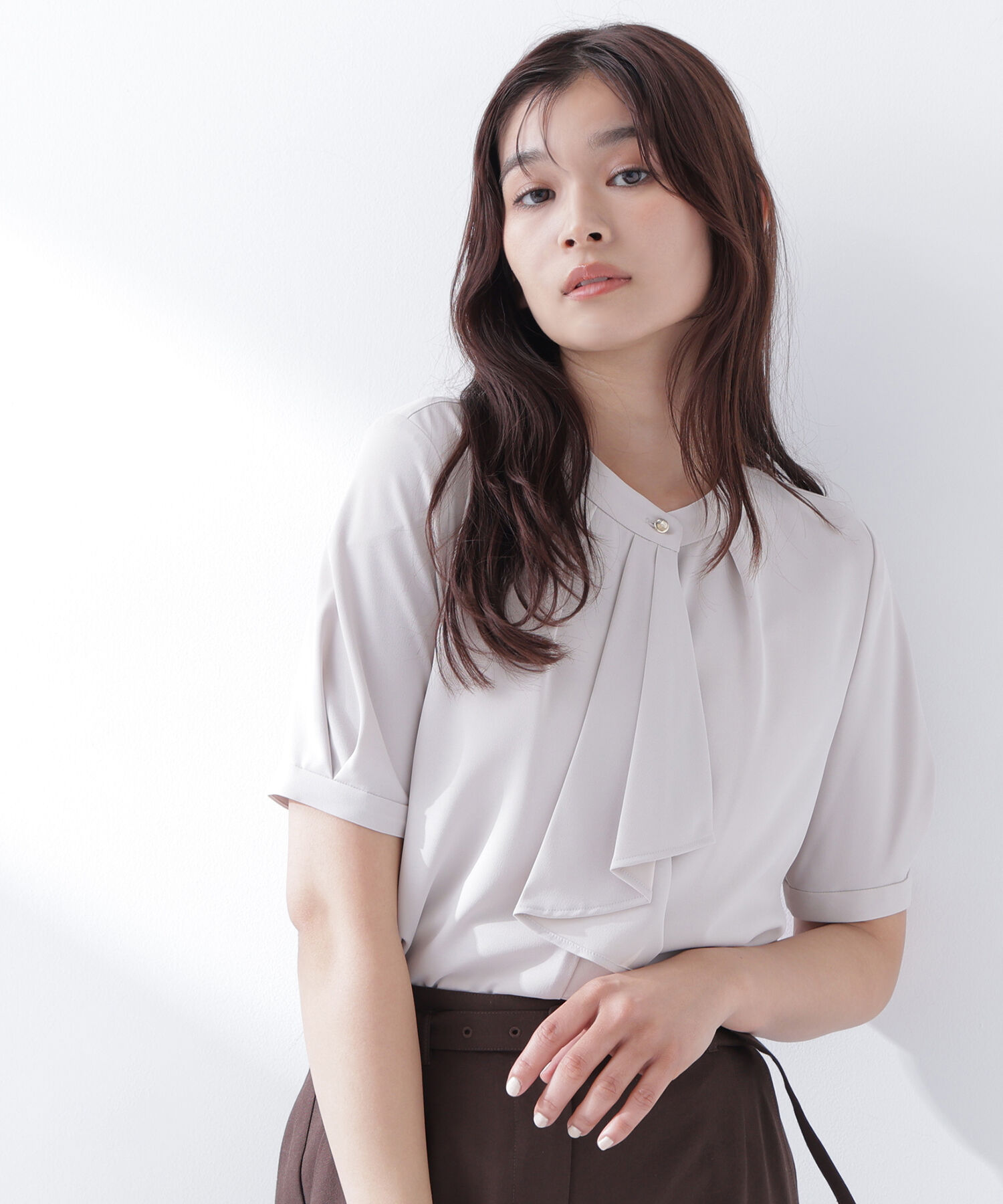  「ラッフルボウタイブラウス半袖」|シャツ・ブラウス|ベージュ