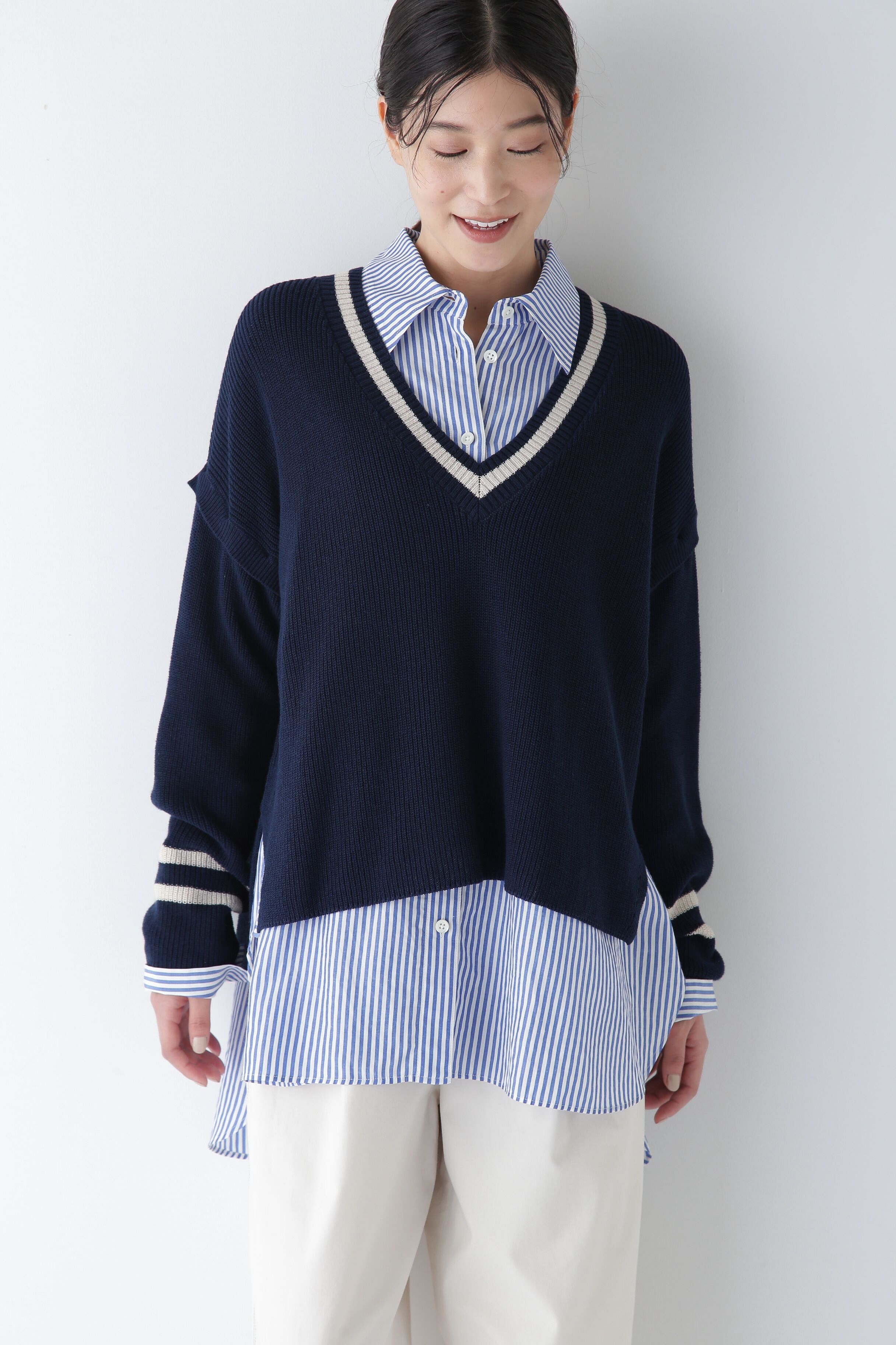  「◆【ウォッシャブル】2WAYライン入Ｖネックプルオーバー」|ニット・セーター|ネイビー&times;ベー