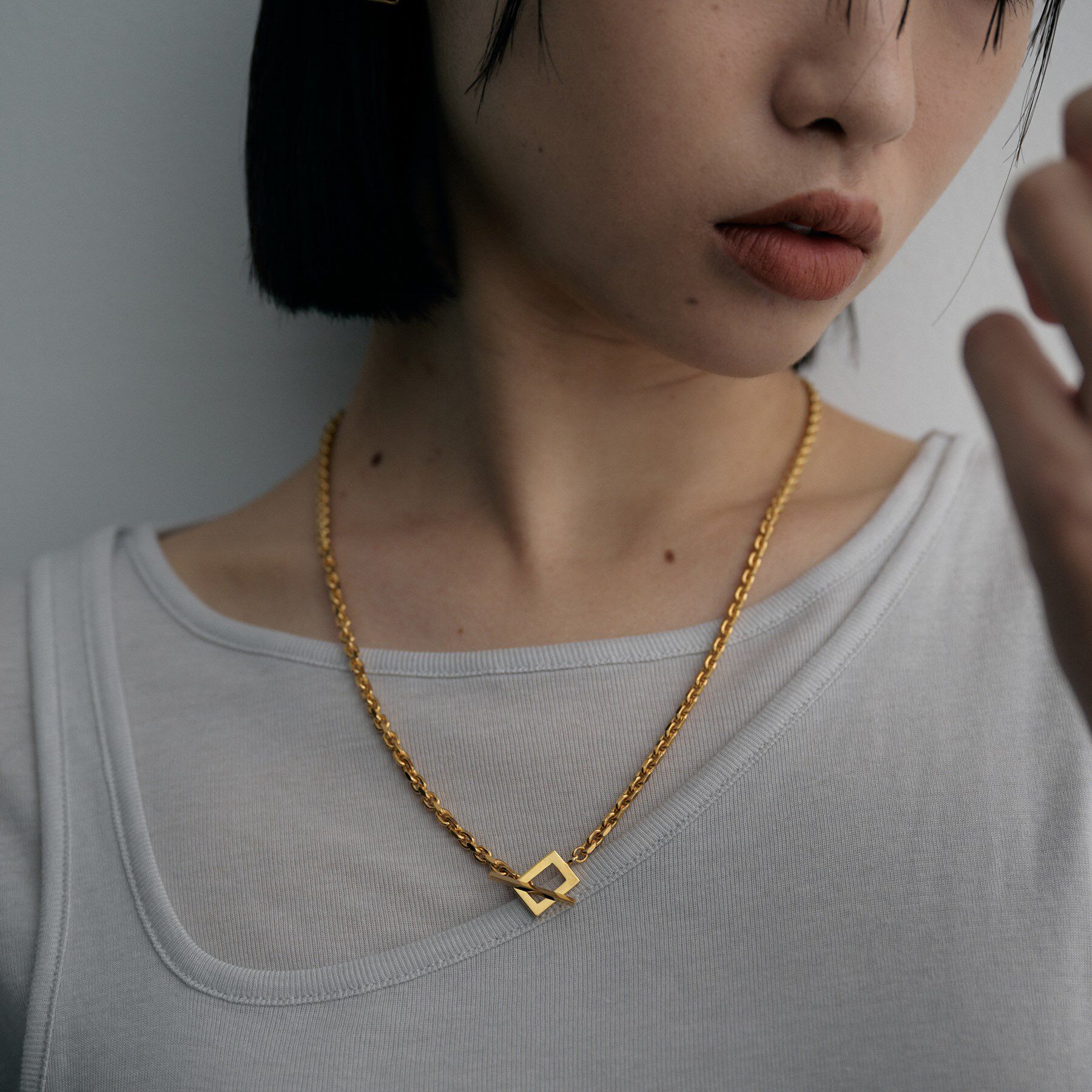 COCOSHNIK ONKITSCH「シルバー カットケーブルチェーン レクタングルマンテルネックレス（55cm） GP」|ネックレス|