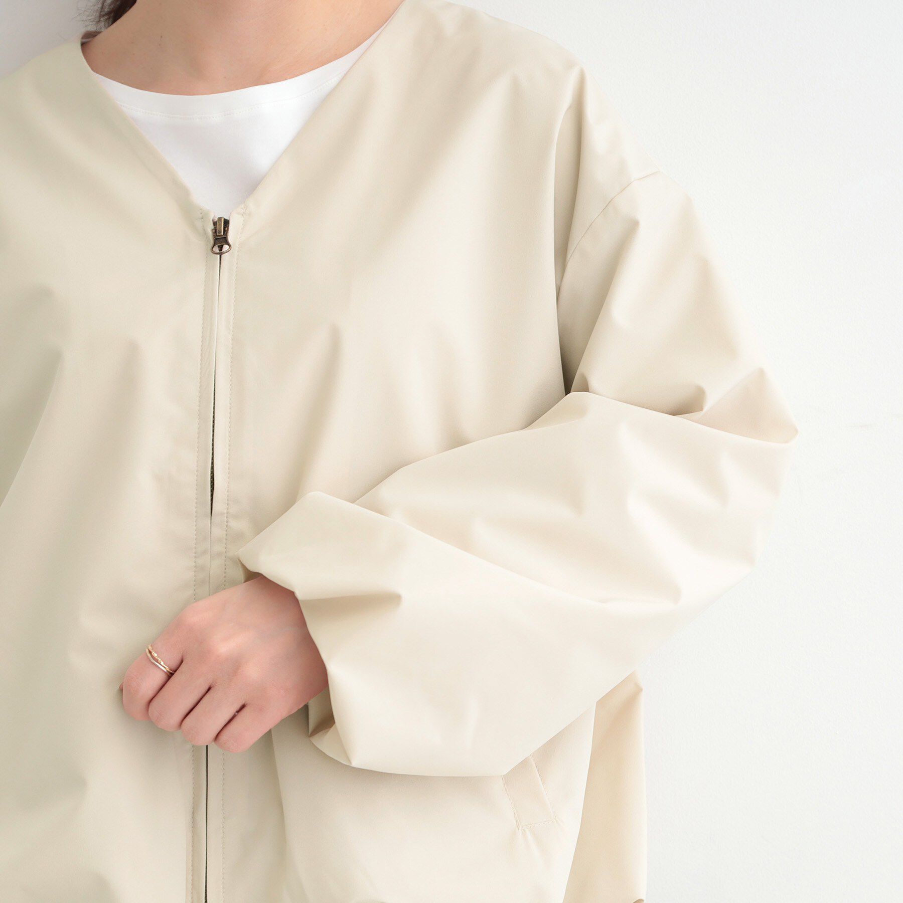 SHOO･LA･RUE「【防風/撥水/S-LL】お顔回りすっきり見え　Vネックバルーンブルゾン」|ブルゾン・スタジャン|