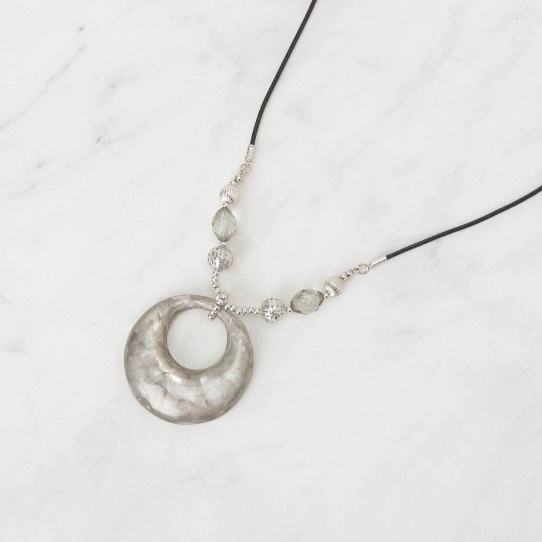 SHOO･LA･RUE「シェルミックスネックレス」|ネックレス|チャコールグレー(0