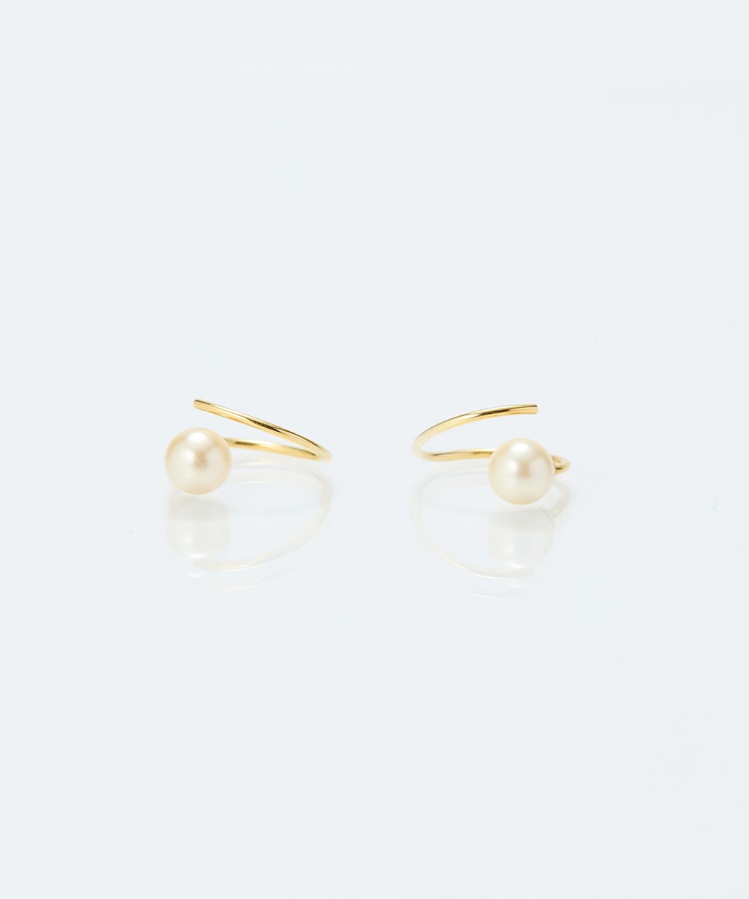 Phoebe「【金属アレルギー対応】ダブルループパールピアス/ニッケルフリー」|ピアス|