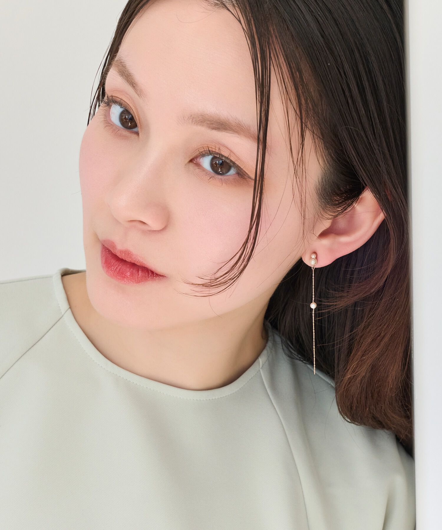 Phoebe「【金属アレルギー対応】ルミナスパールロングセラミックピアス　シャンパンゴールド」|ピアス|