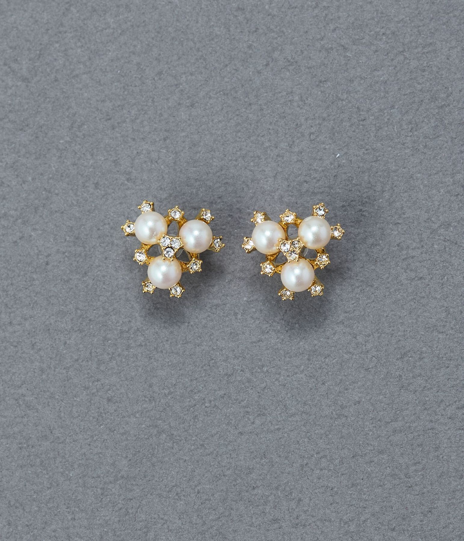 Phoebe「【金属アレルギー対応】パールブーケセラミックポストピアス　小粒パール」|ピアス|