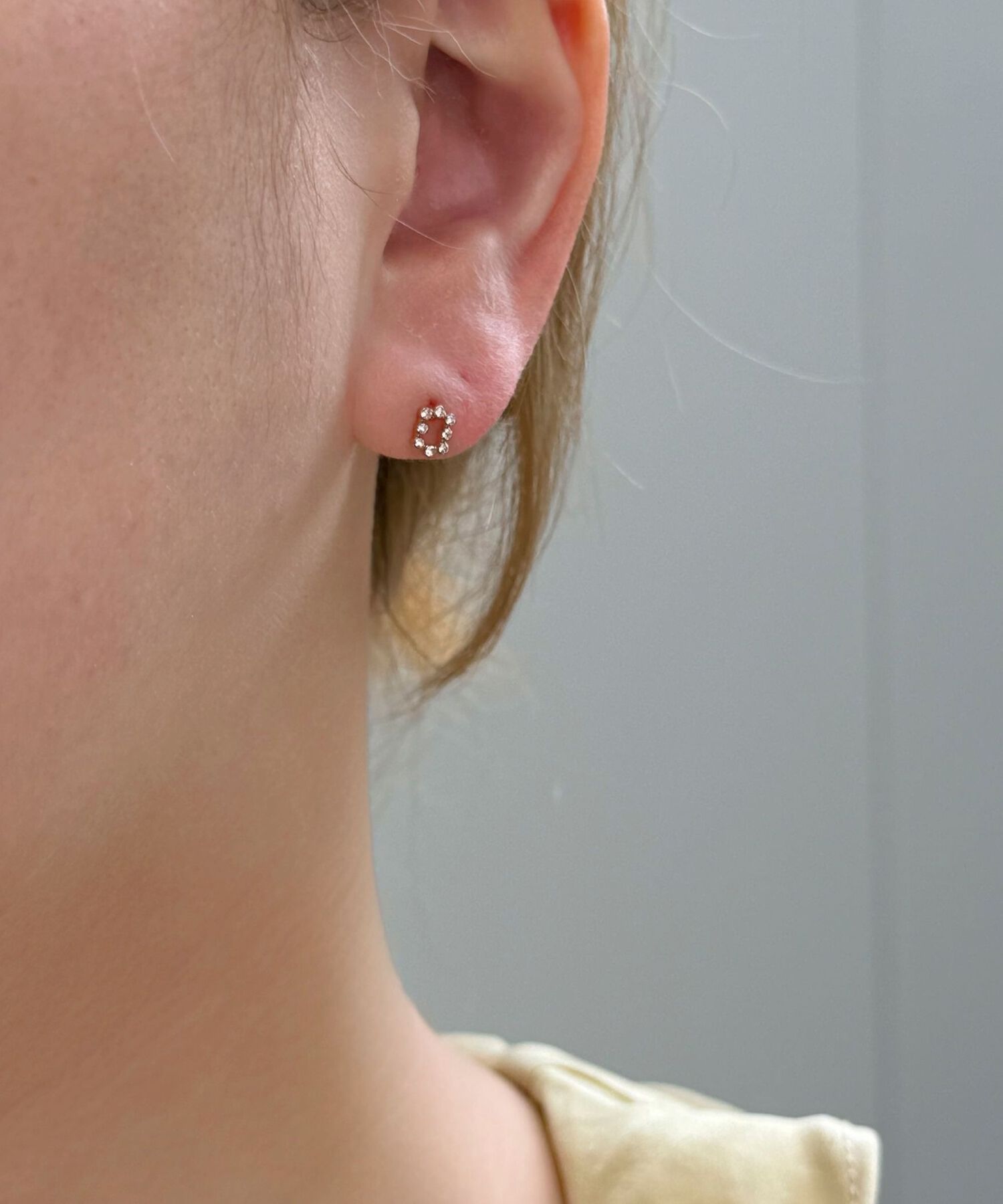 Phoebe「【金属アレルギー対応】タイニーレクタングルビジューピアス　小粒/小さい/小さめ/セカンドホール」|ピアス|