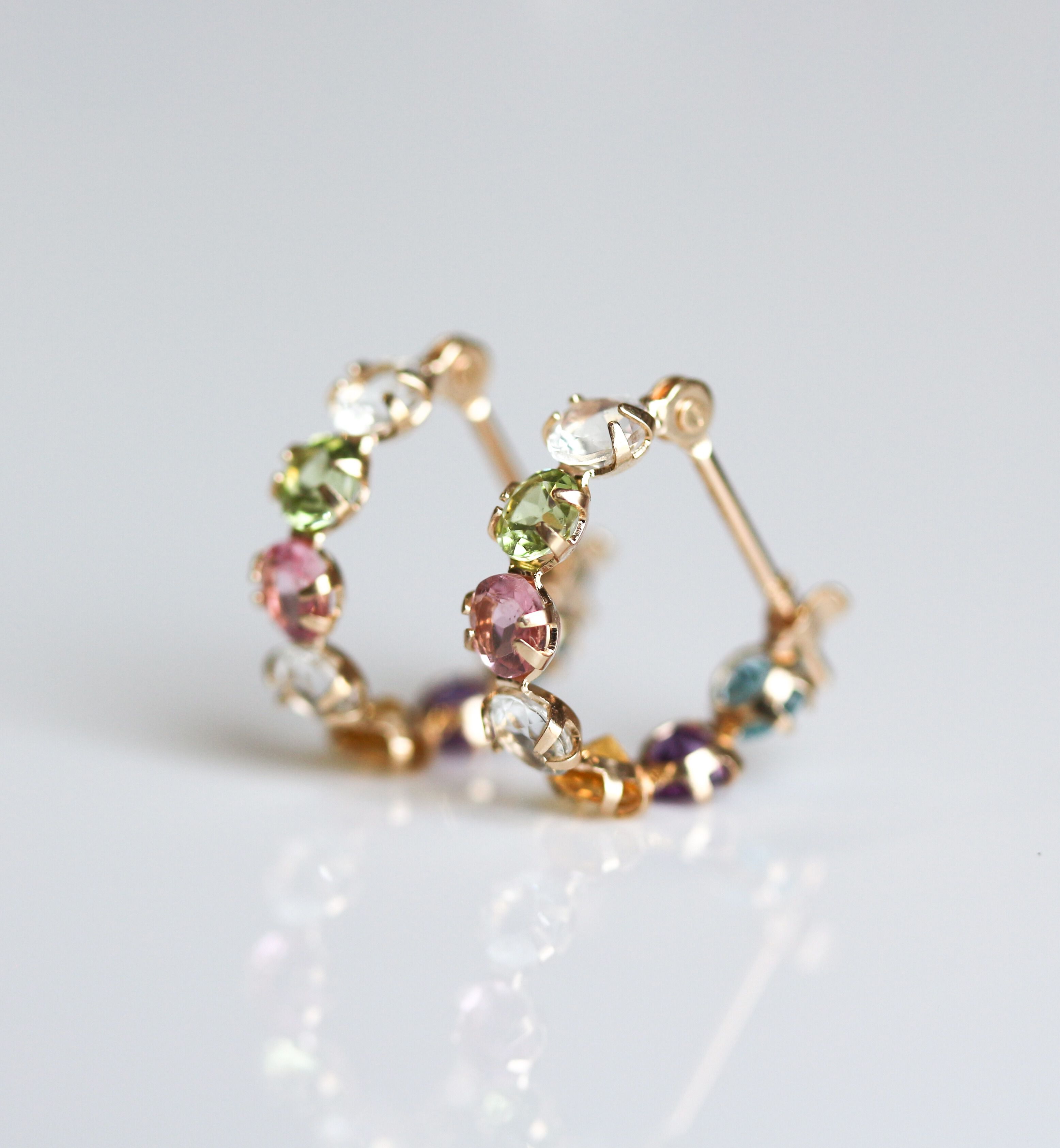  「マルチカラー スナップ フープ ピアス | K10YG」|ピアス|