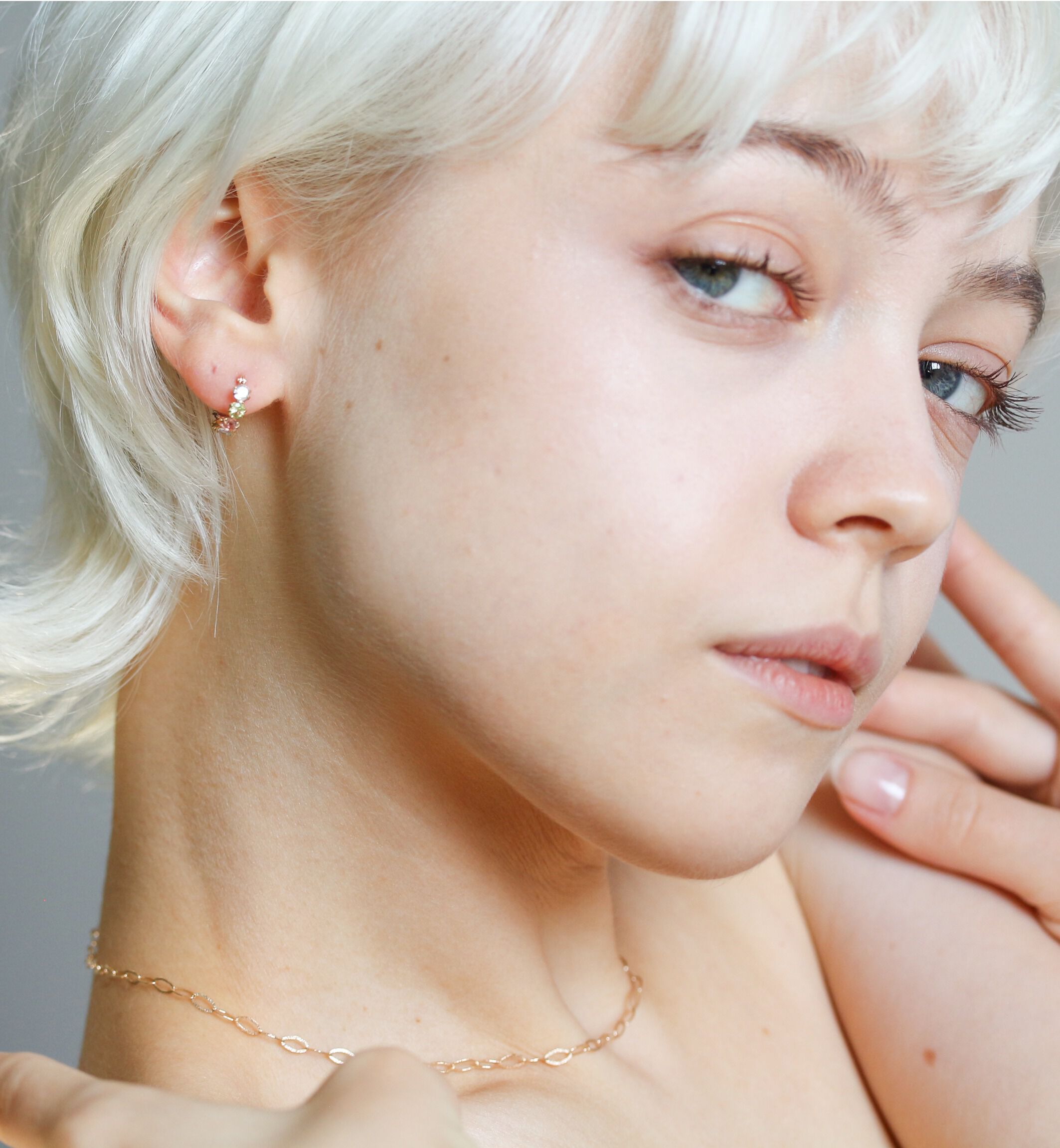  「マルチカラー スナップ フープ ピアス | K10YG」|ピアス|